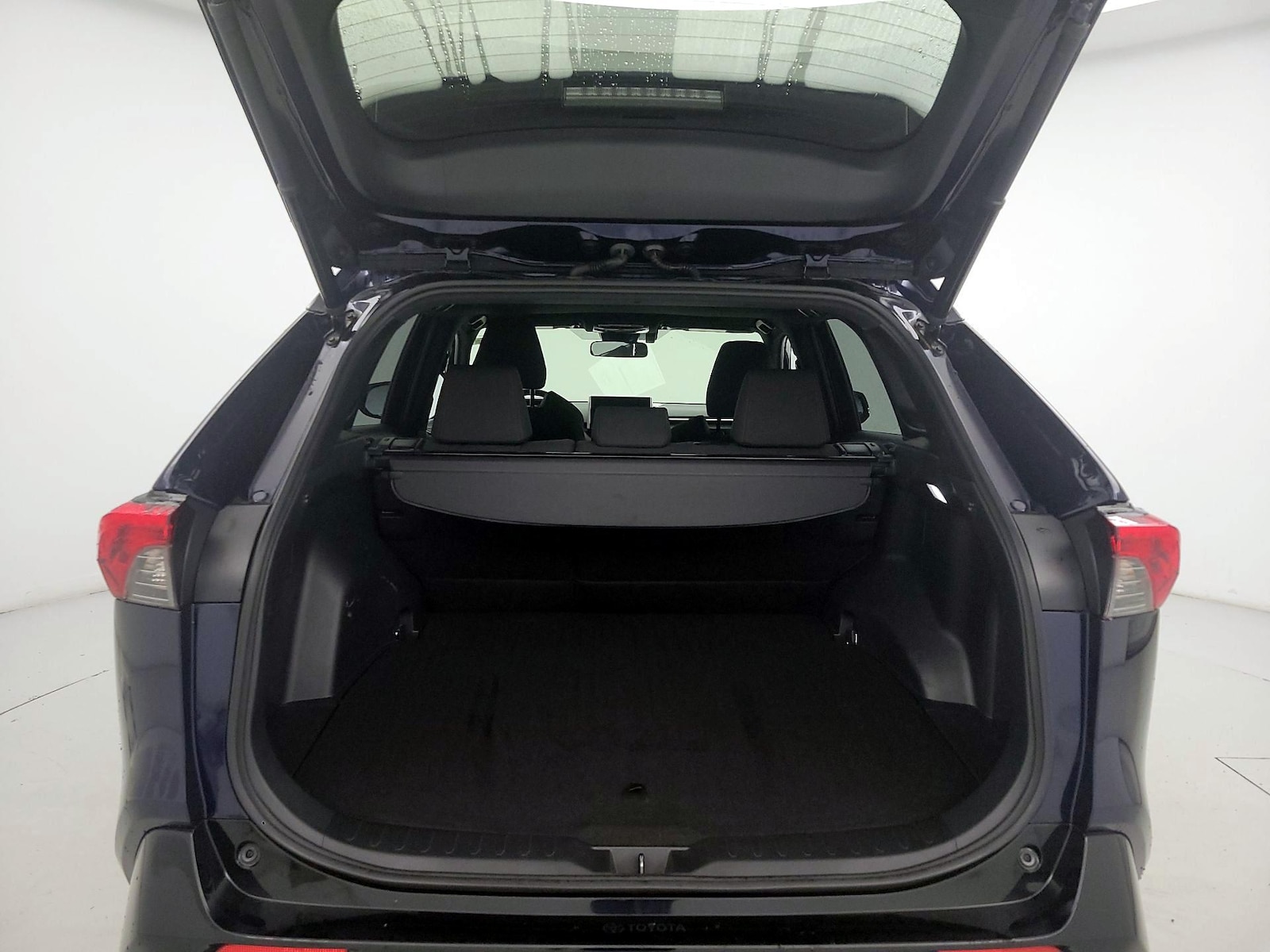 2023 Toyota RAV4 SE - Photo 22