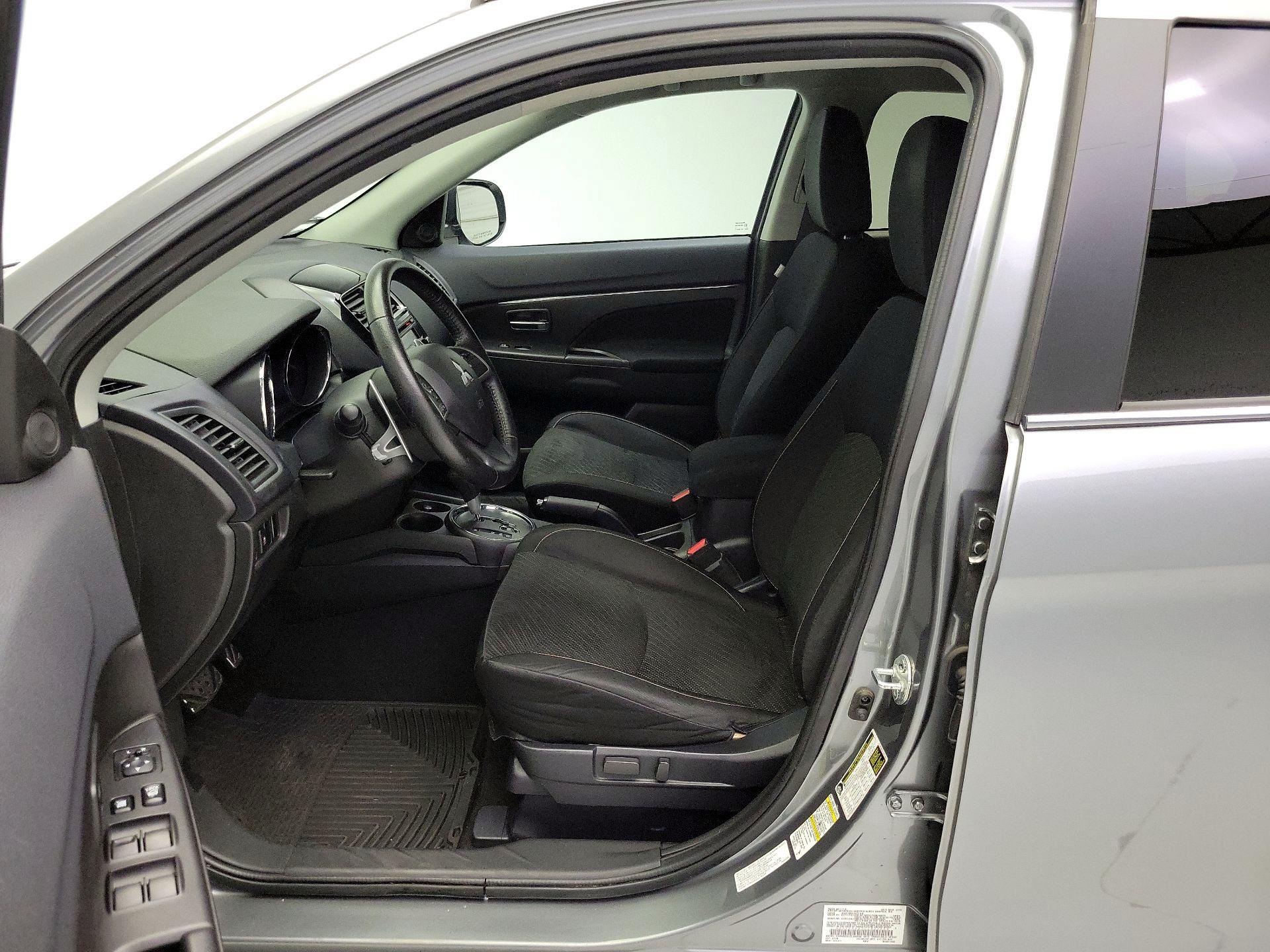 Thumbnail: 2015 Mitsubishi Outlander Sport - 11