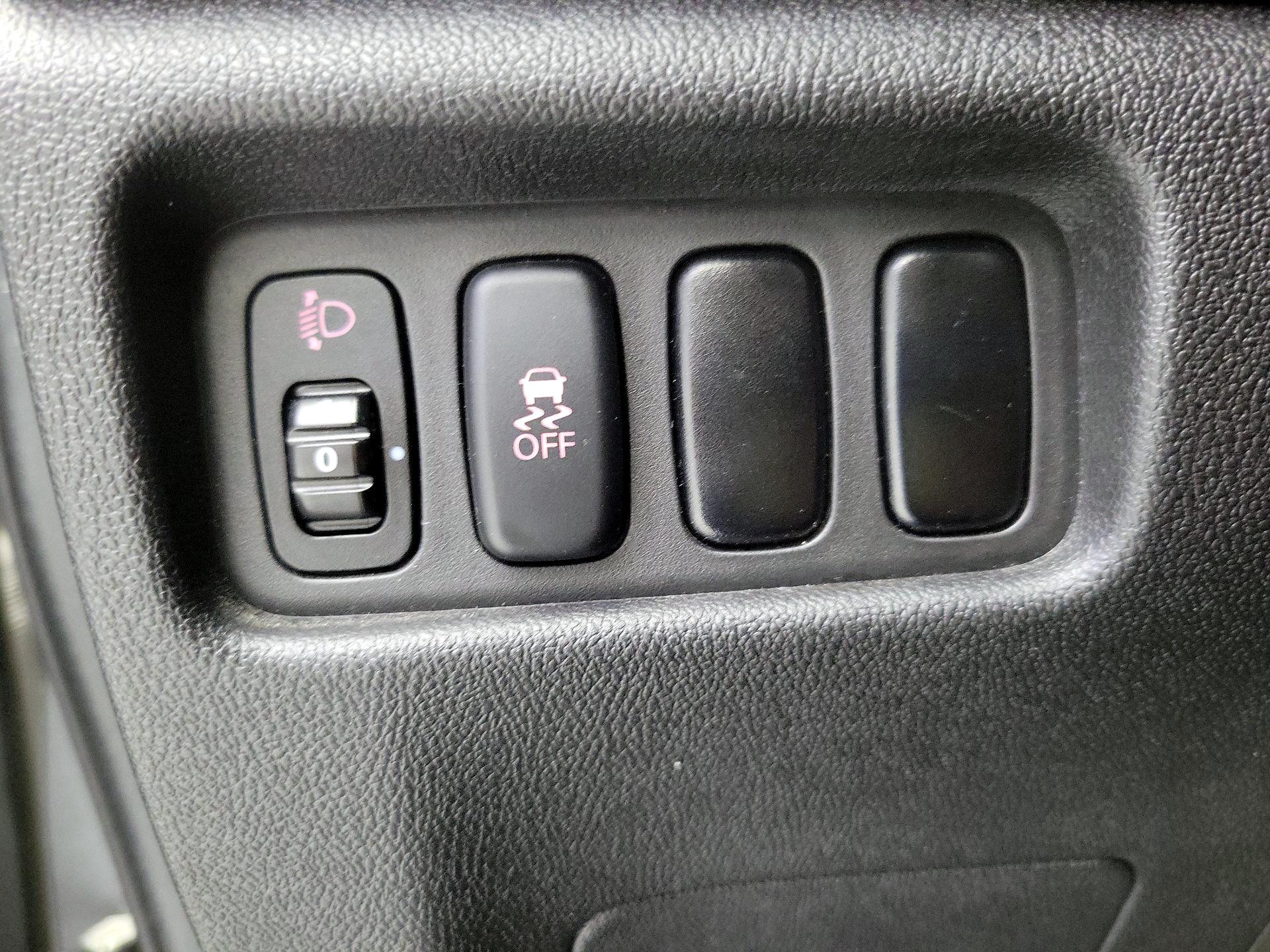 Thumbnail: 2015 Mitsubishi Outlander Sport - 13