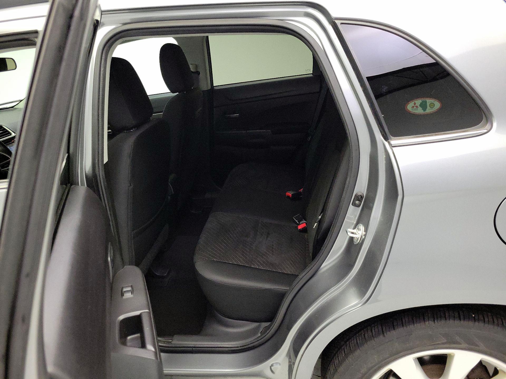 Thumbnail: 2015 Mitsubishi Outlander Sport - 19