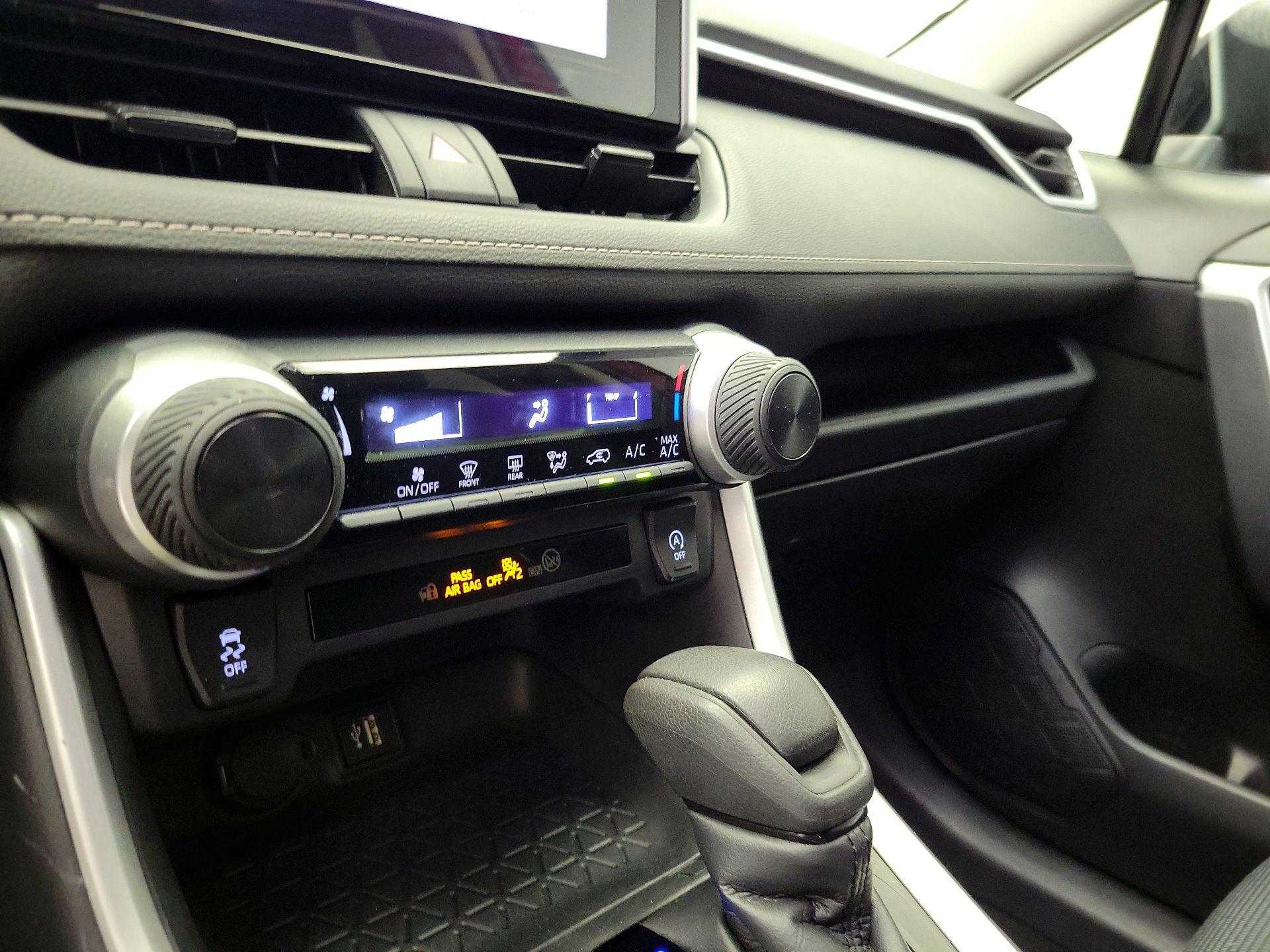 Thumbnail: 2024 Toyota RAV4 - 16