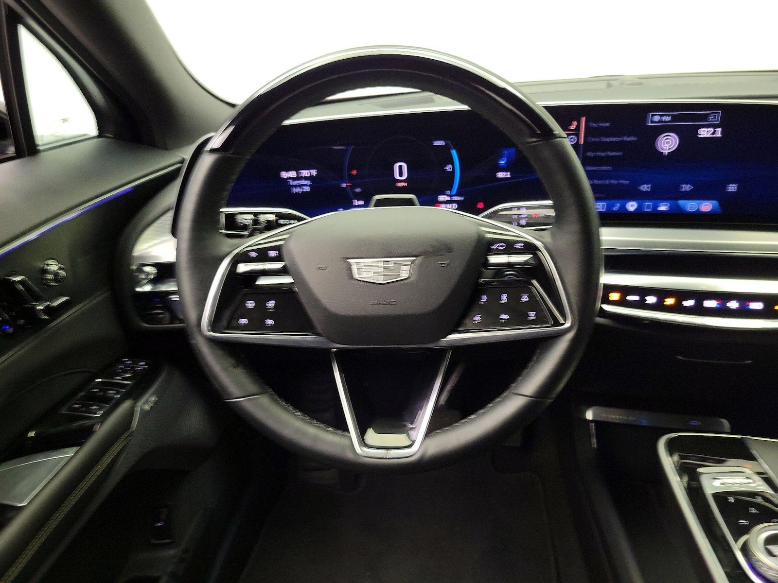 2025 Cadillac LYRIQ Luxury 3 - Photo 11