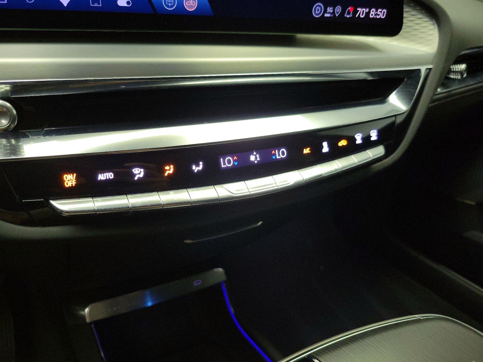 2025 Cadillac LYRIQ Luxury 3 - Photo 17
