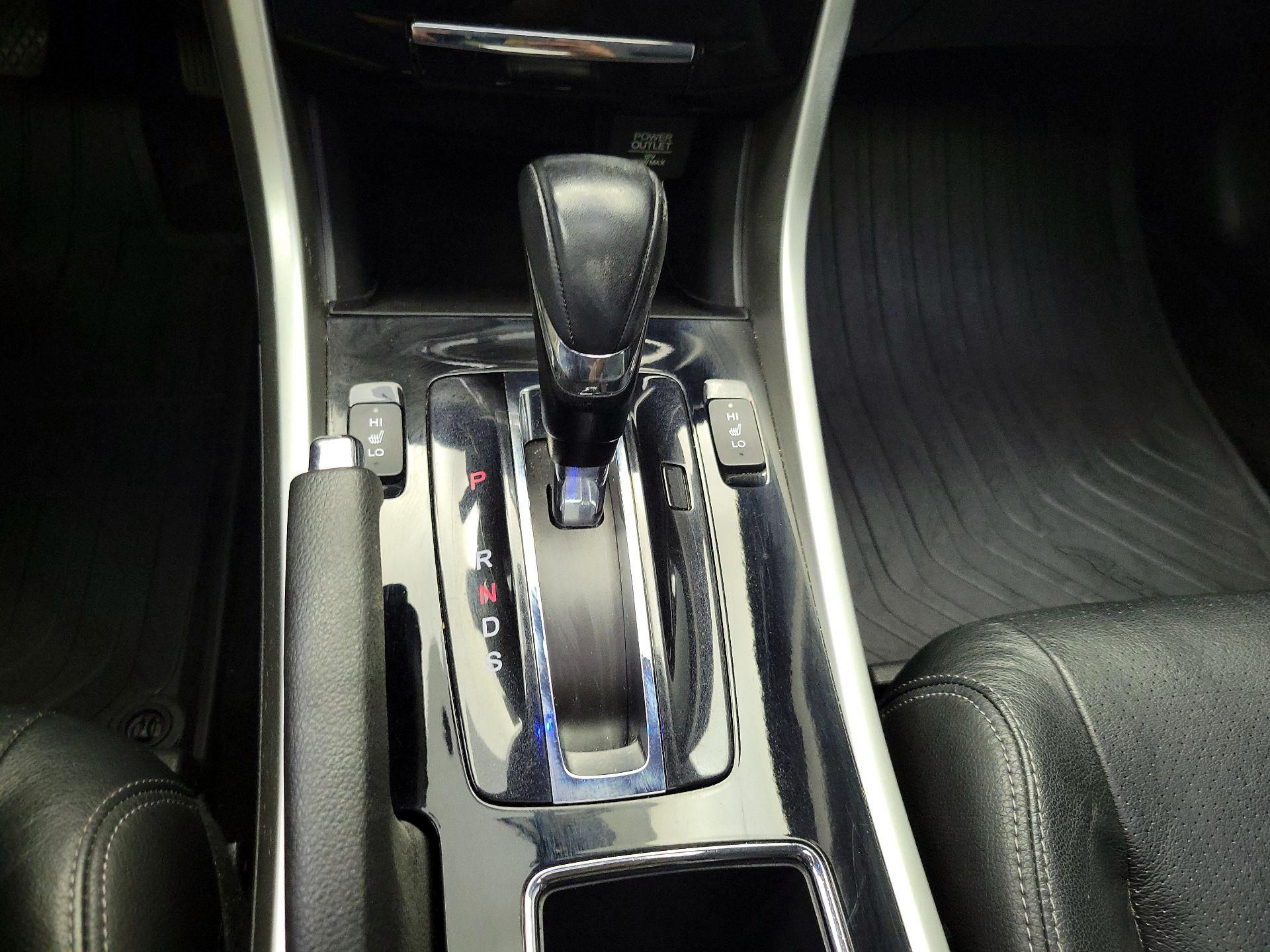 Thumbnail: 2017 Honda Accord - 17