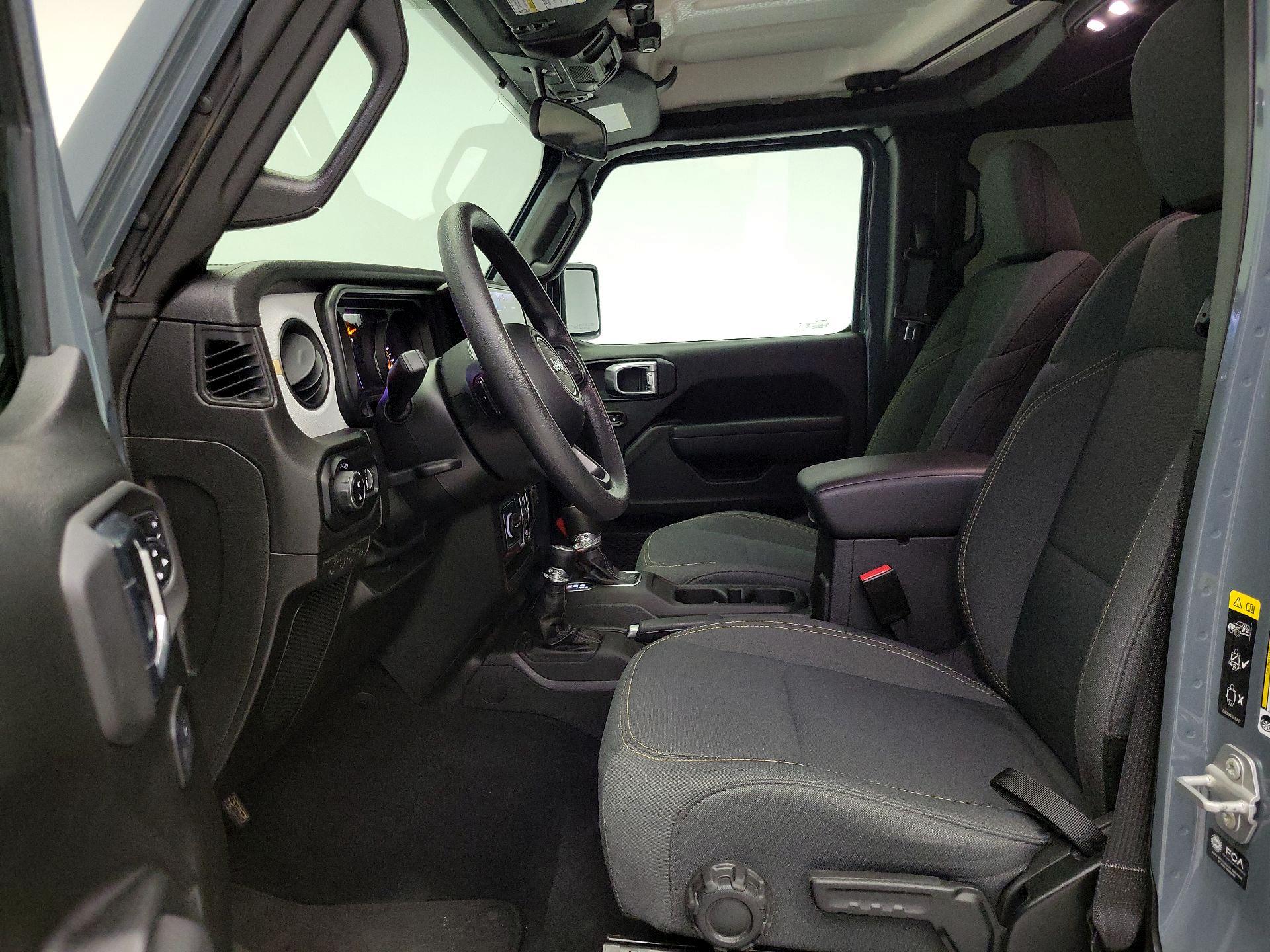 Thumbnail: 2025 Jeep Gladiator - 11