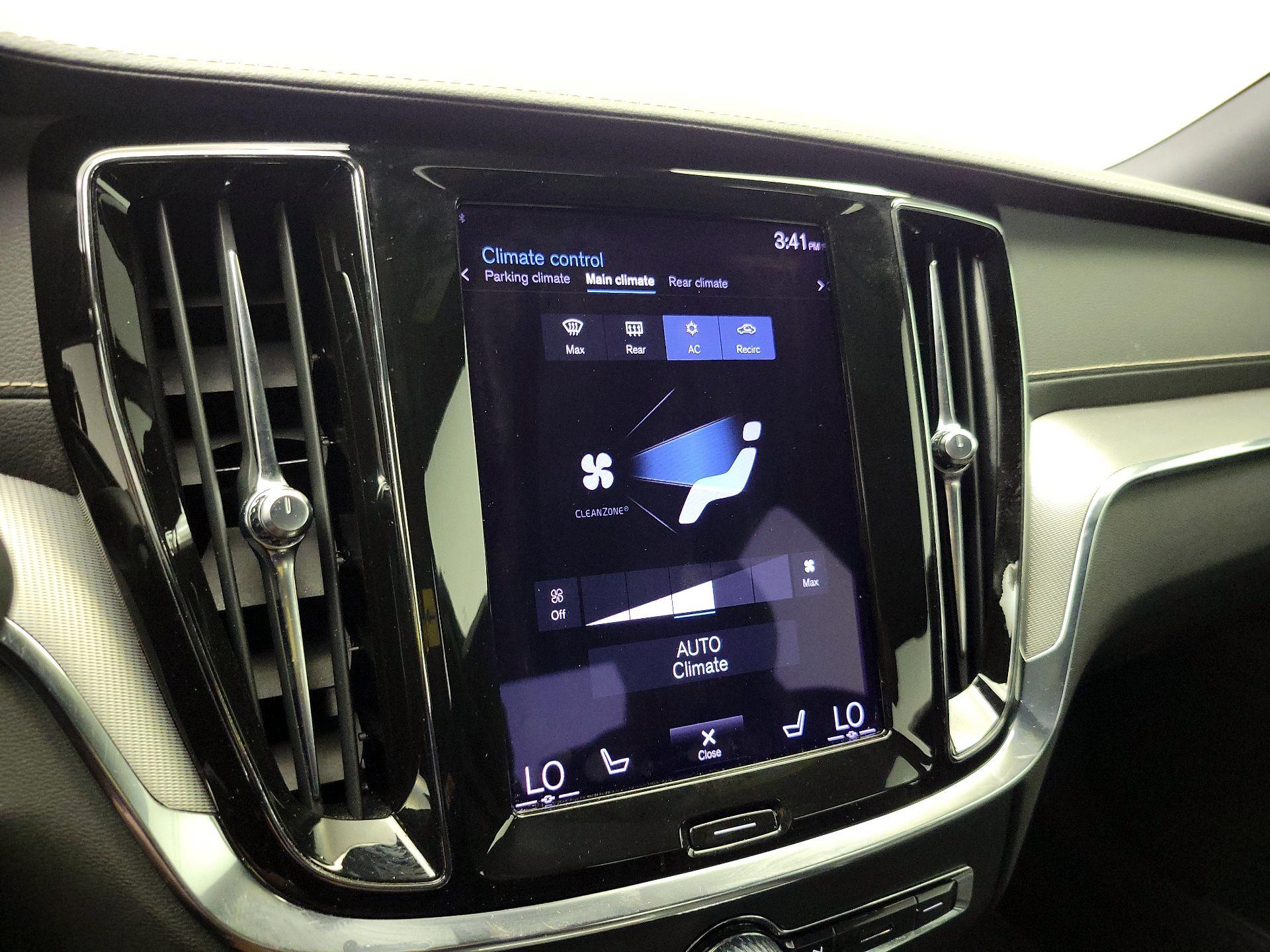 Thumbnail: 2022 Volvo S60 - 14