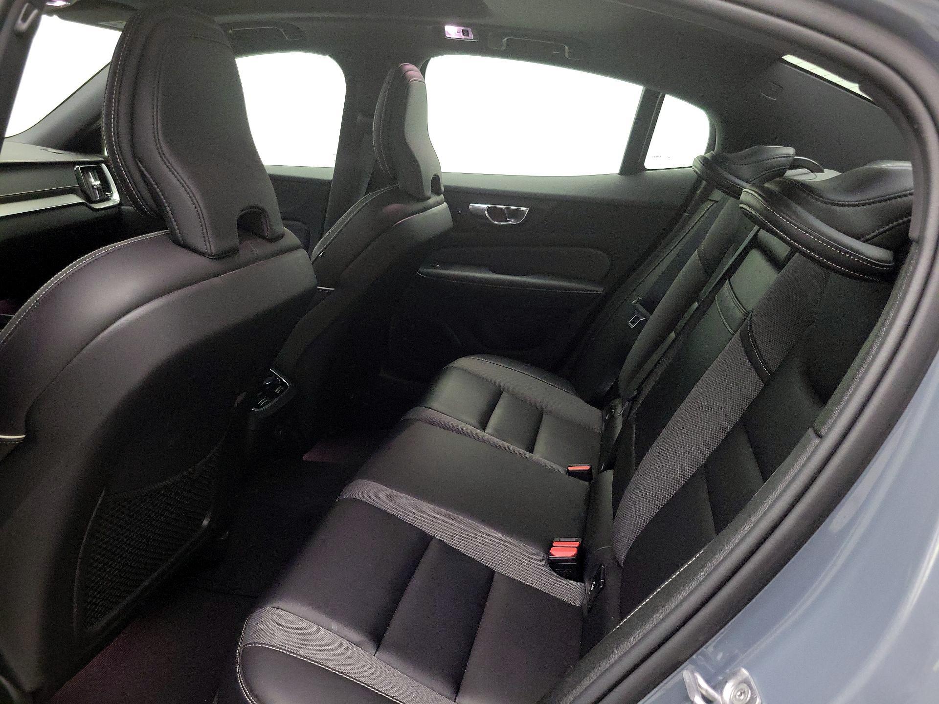 Thumbnail: 2022 Volvo S60 - 18