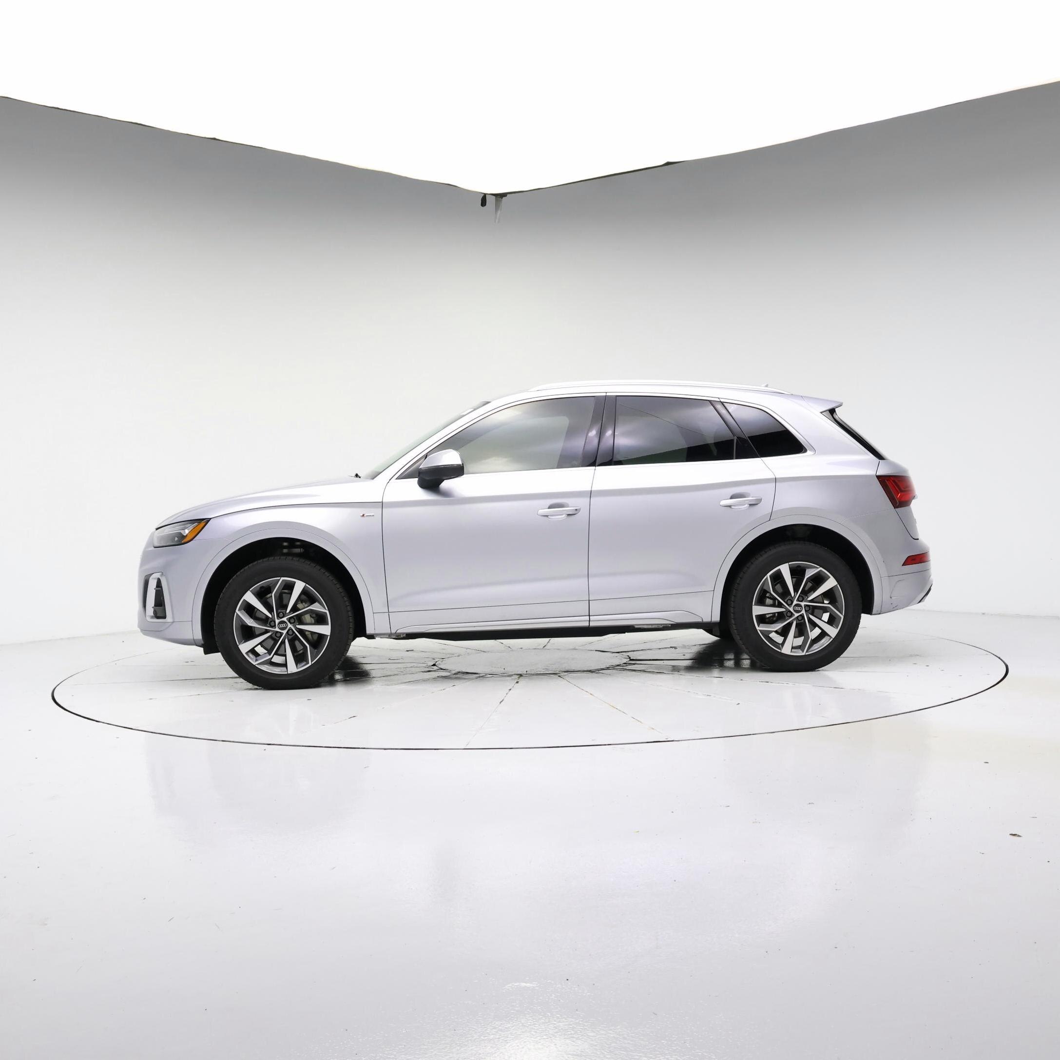 Thumbnail: 2022 Audi Q5 - 3