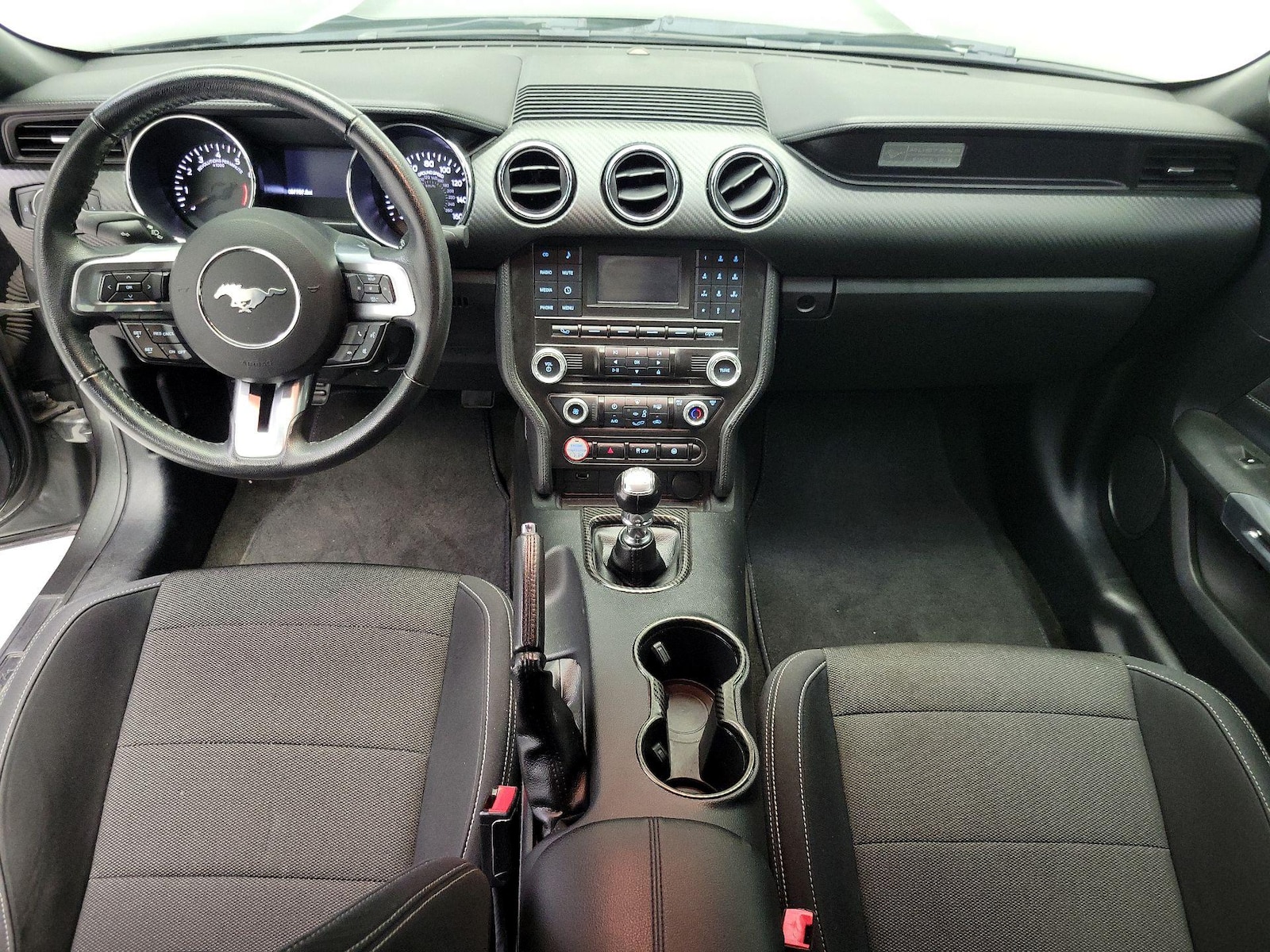 2016 Ford Mustang V6 - Photo 10