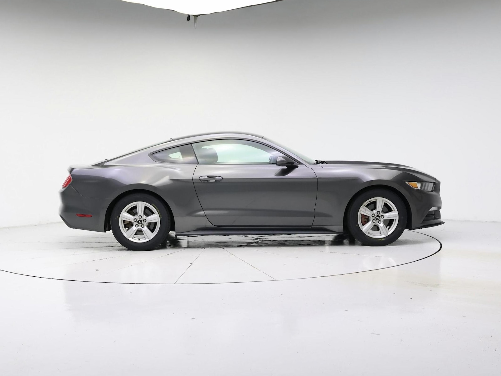 2016 Ford Mustang V6 - Photo 8
