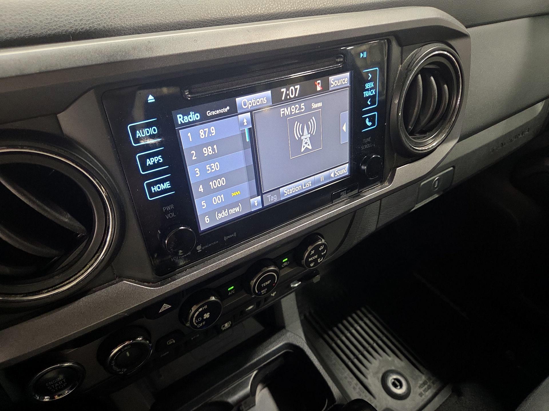 Thumbnail: 2019 Toyota Tacoma - 15