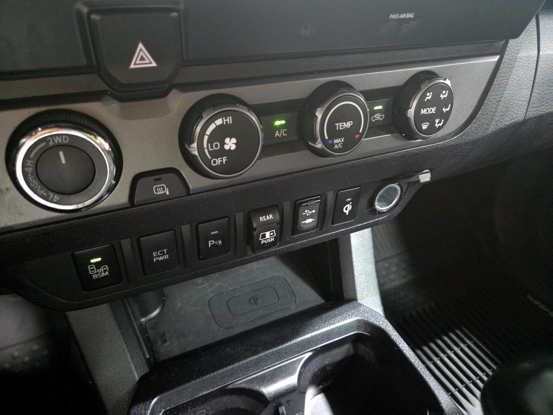 Thumbnail: 2019 Toyota Tacoma - 16