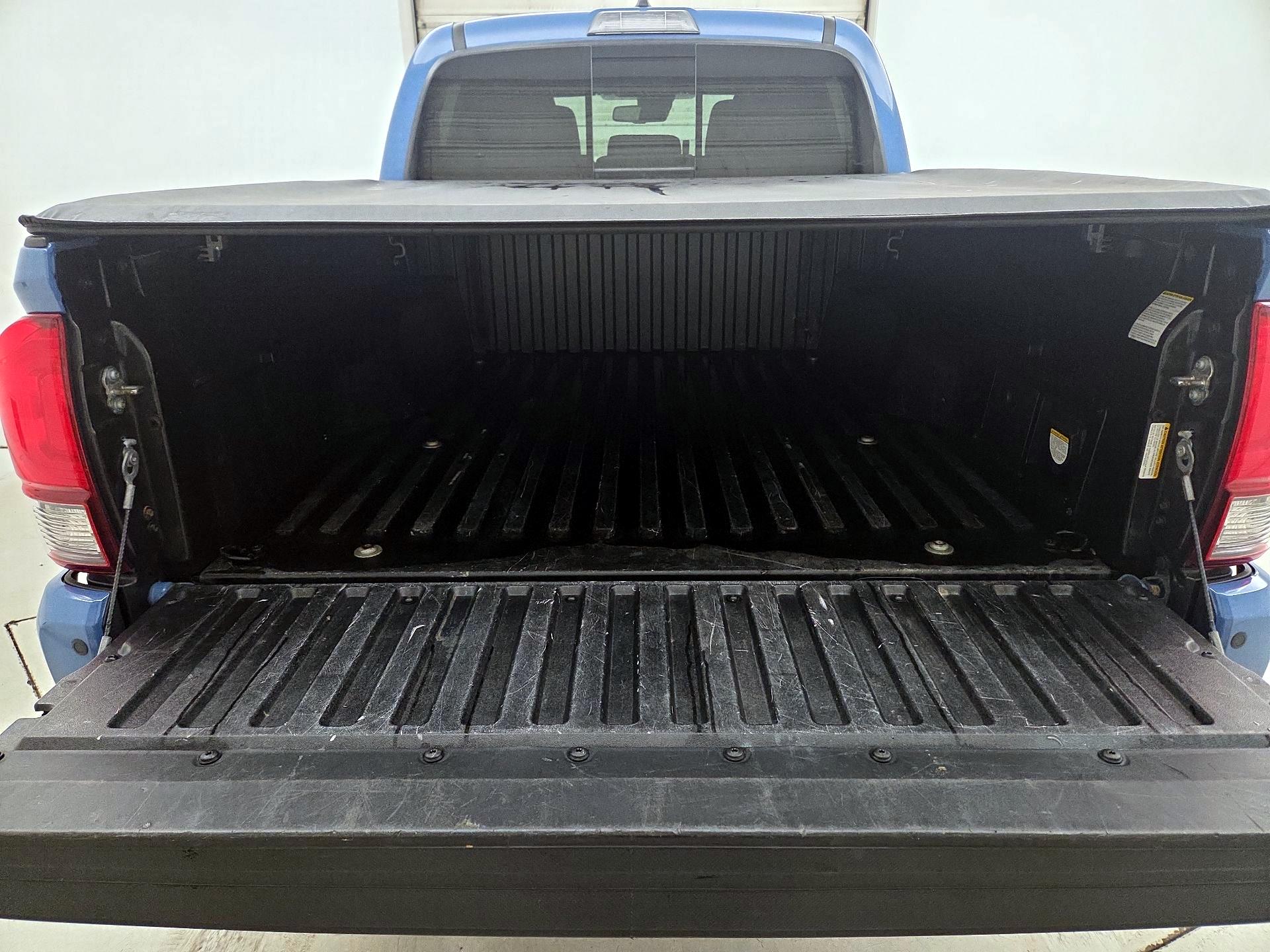 Thumbnail: 2019 Toyota Tacoma - 20