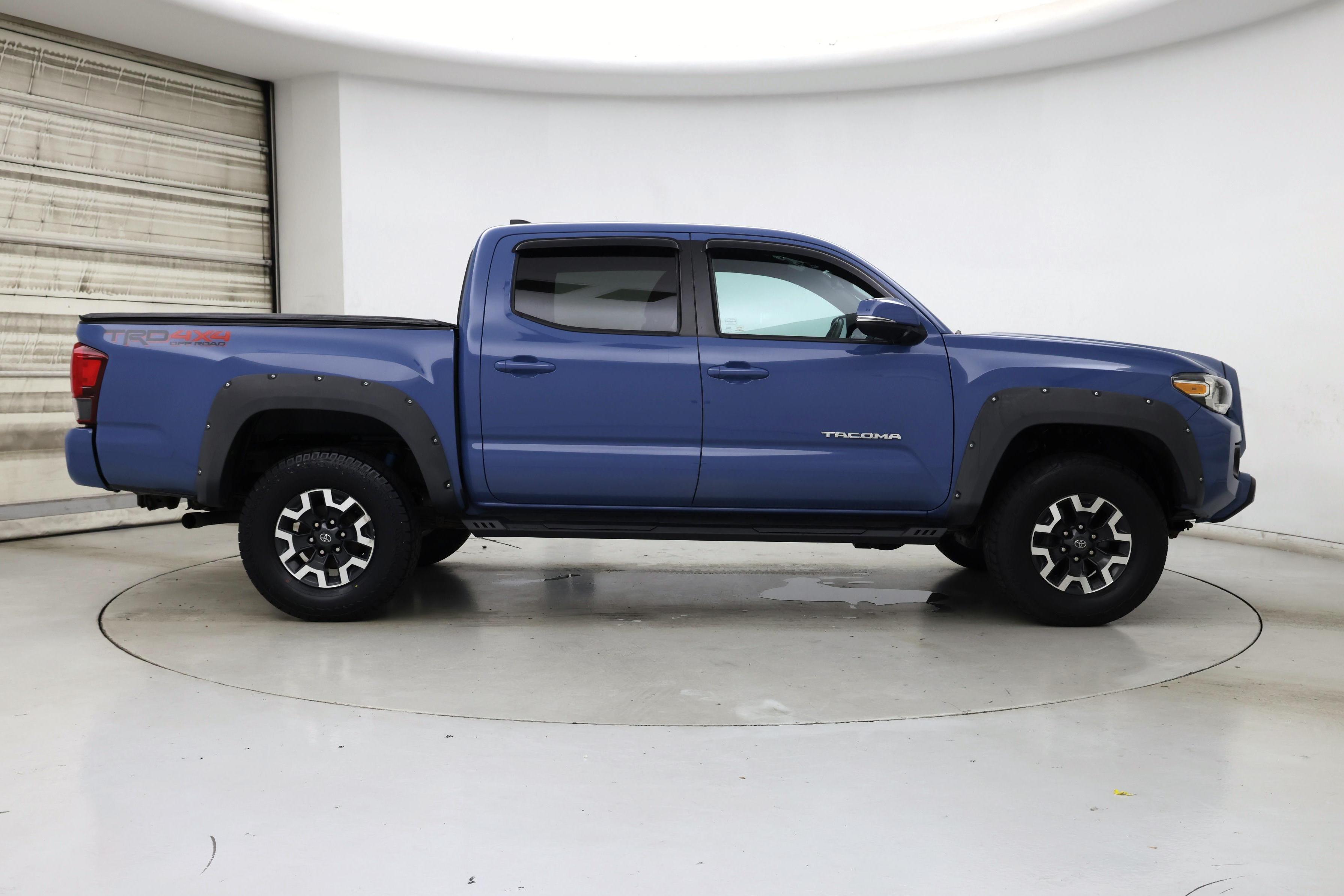 Thumbnail: 2019 Toyota Tacoma - 7