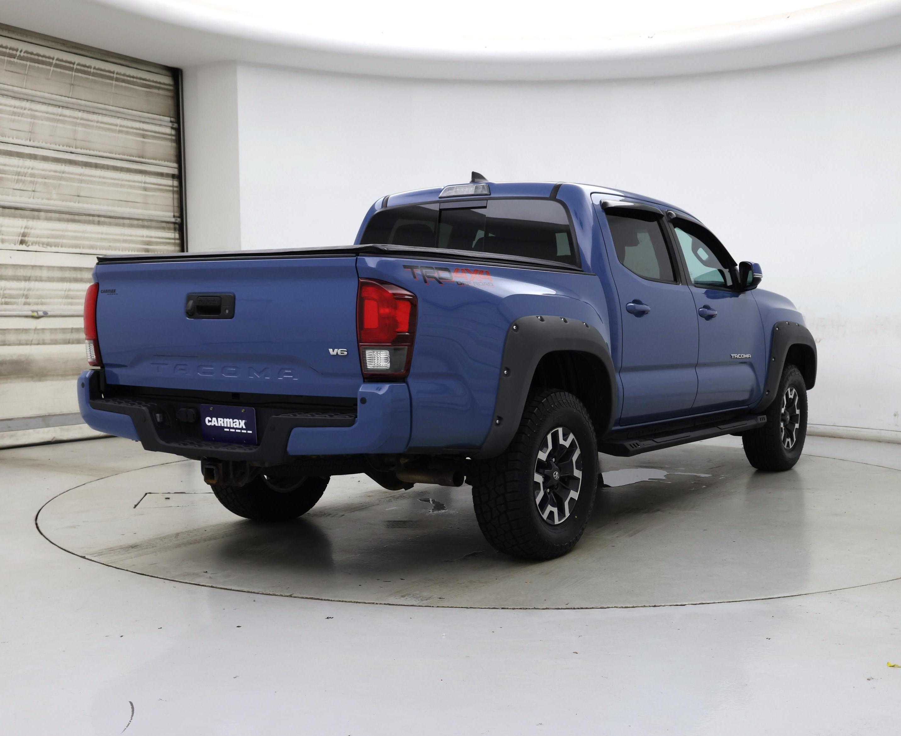 Thumbnail: 2019 Toyota Tacoma - 8
