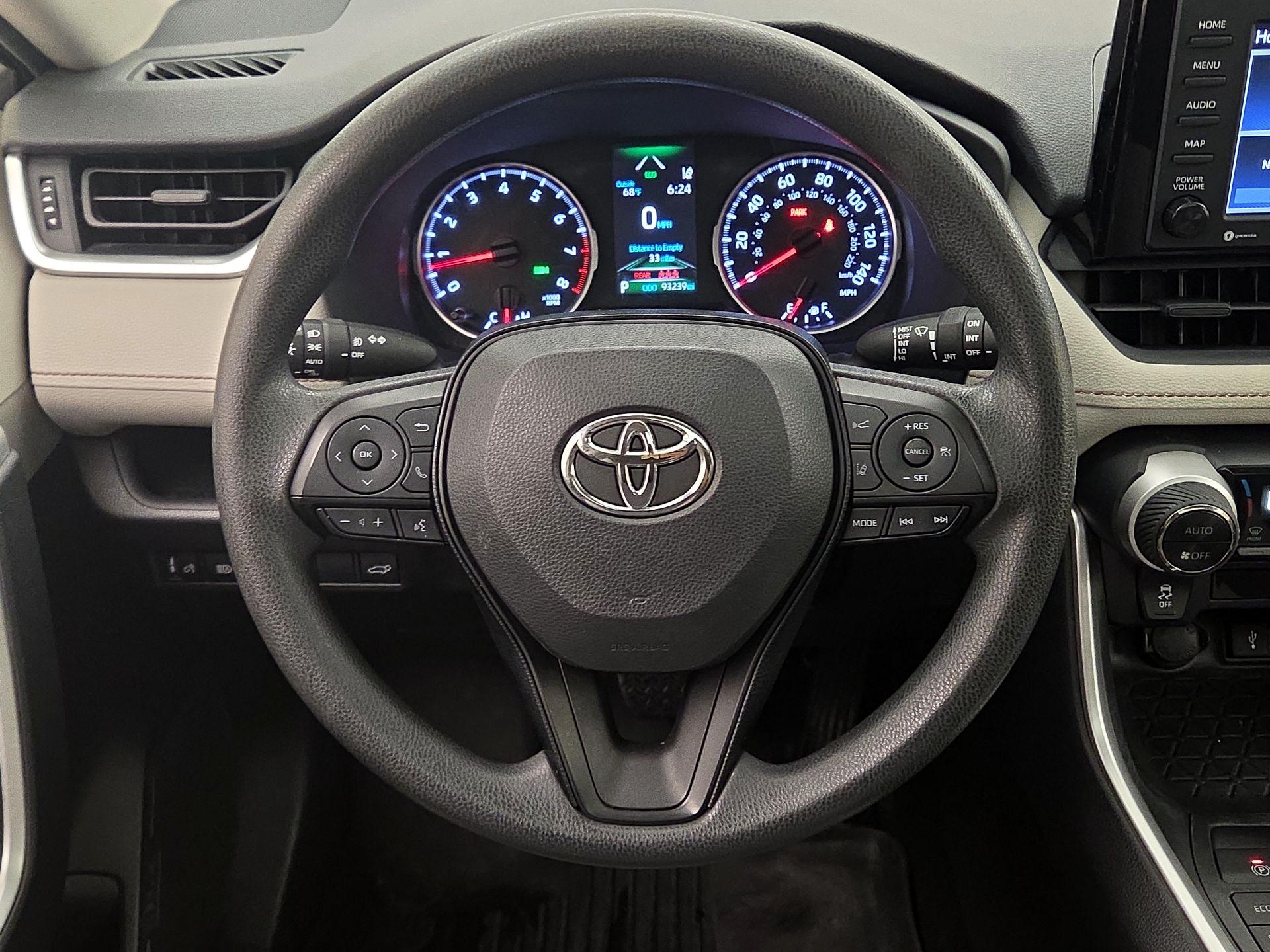 Thumbnail: 2020 Toyota RAV4 - 10