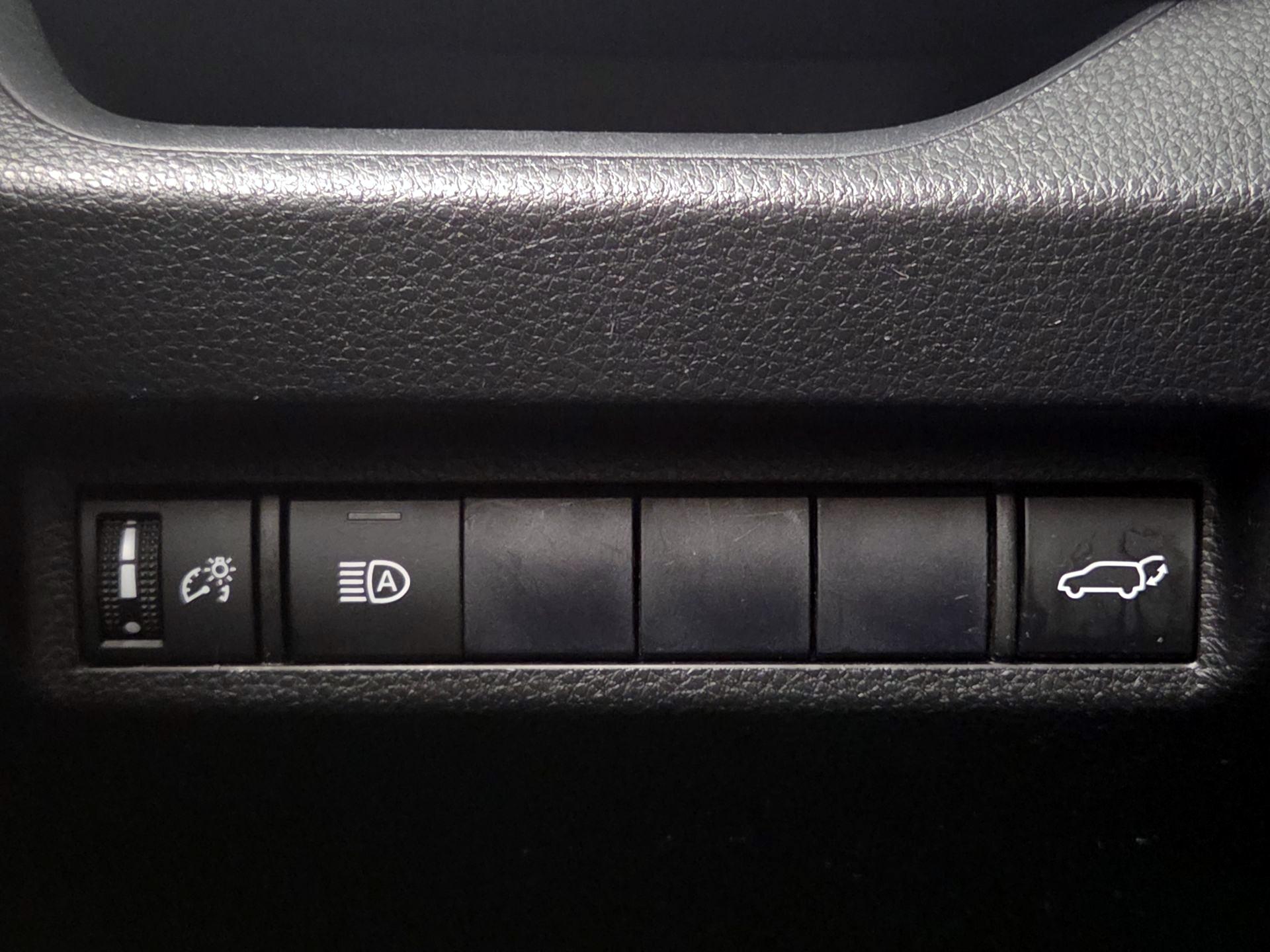 Thumbnail: 2020 Toyota RAV4 - 13