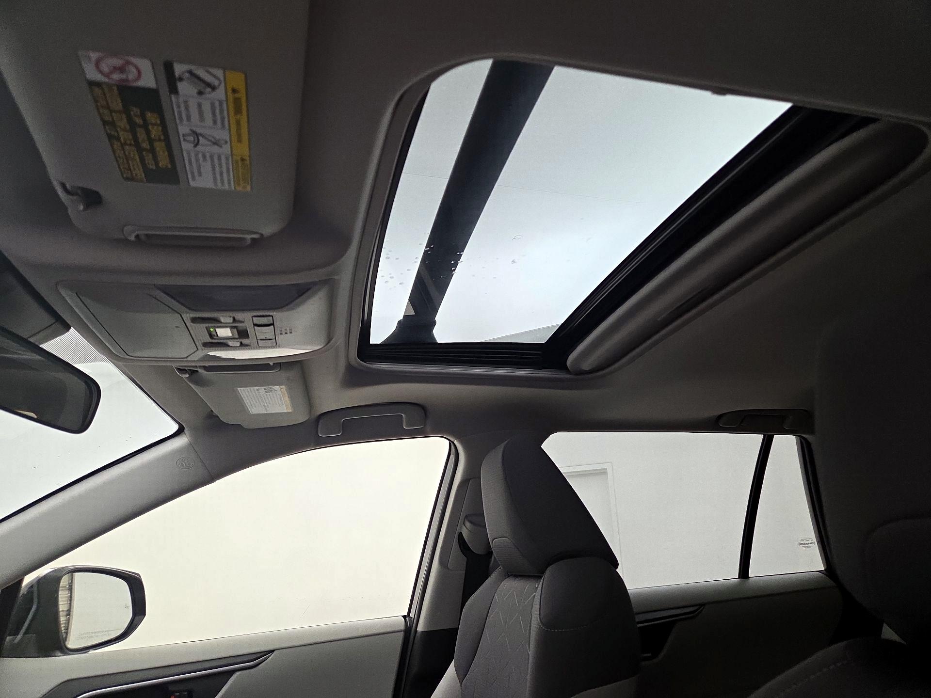 Thumbnail: 2020 Toyota RAV4 - 19