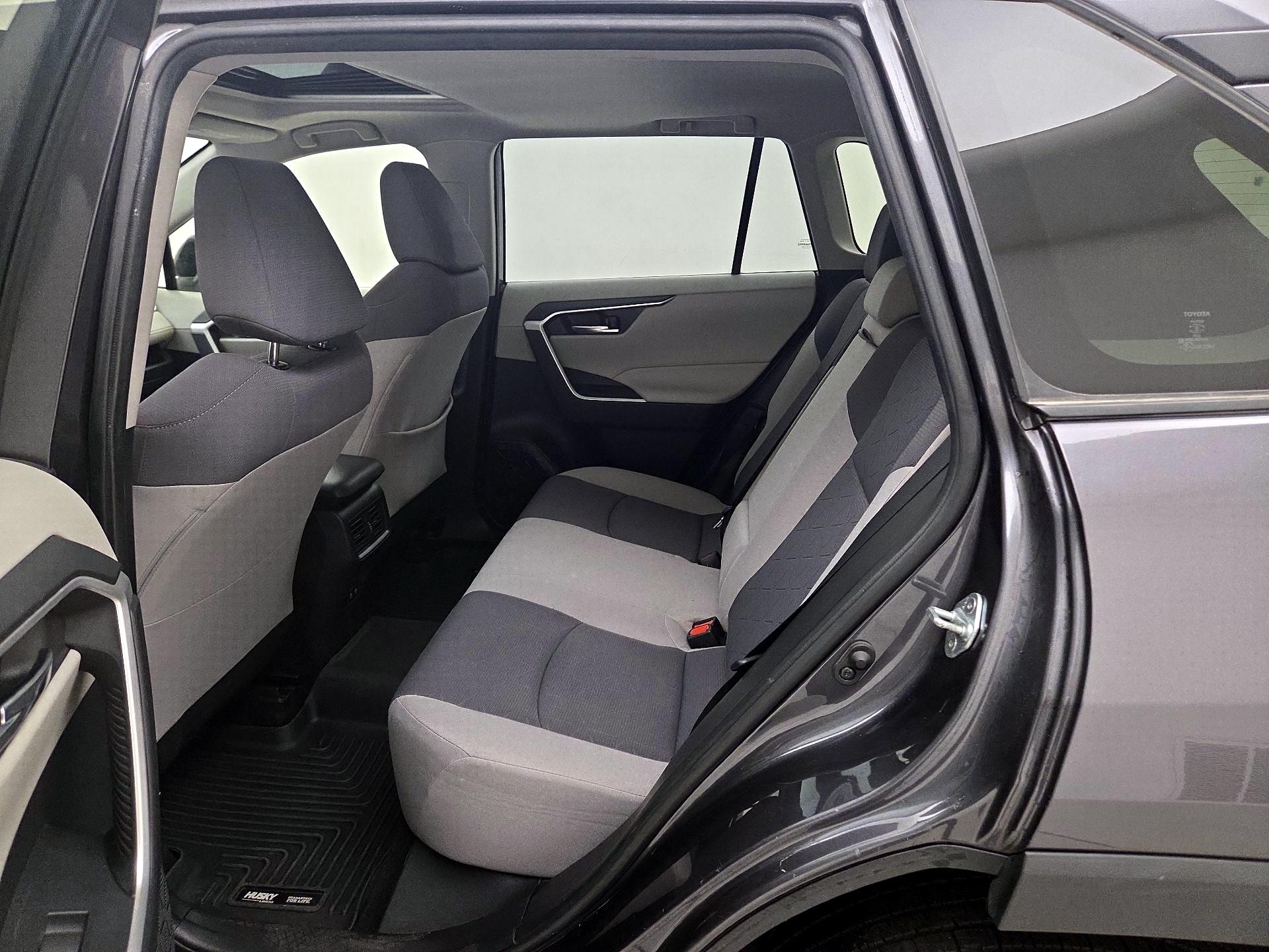 Thumbnail: 2020 Toyota RAV4 - 20