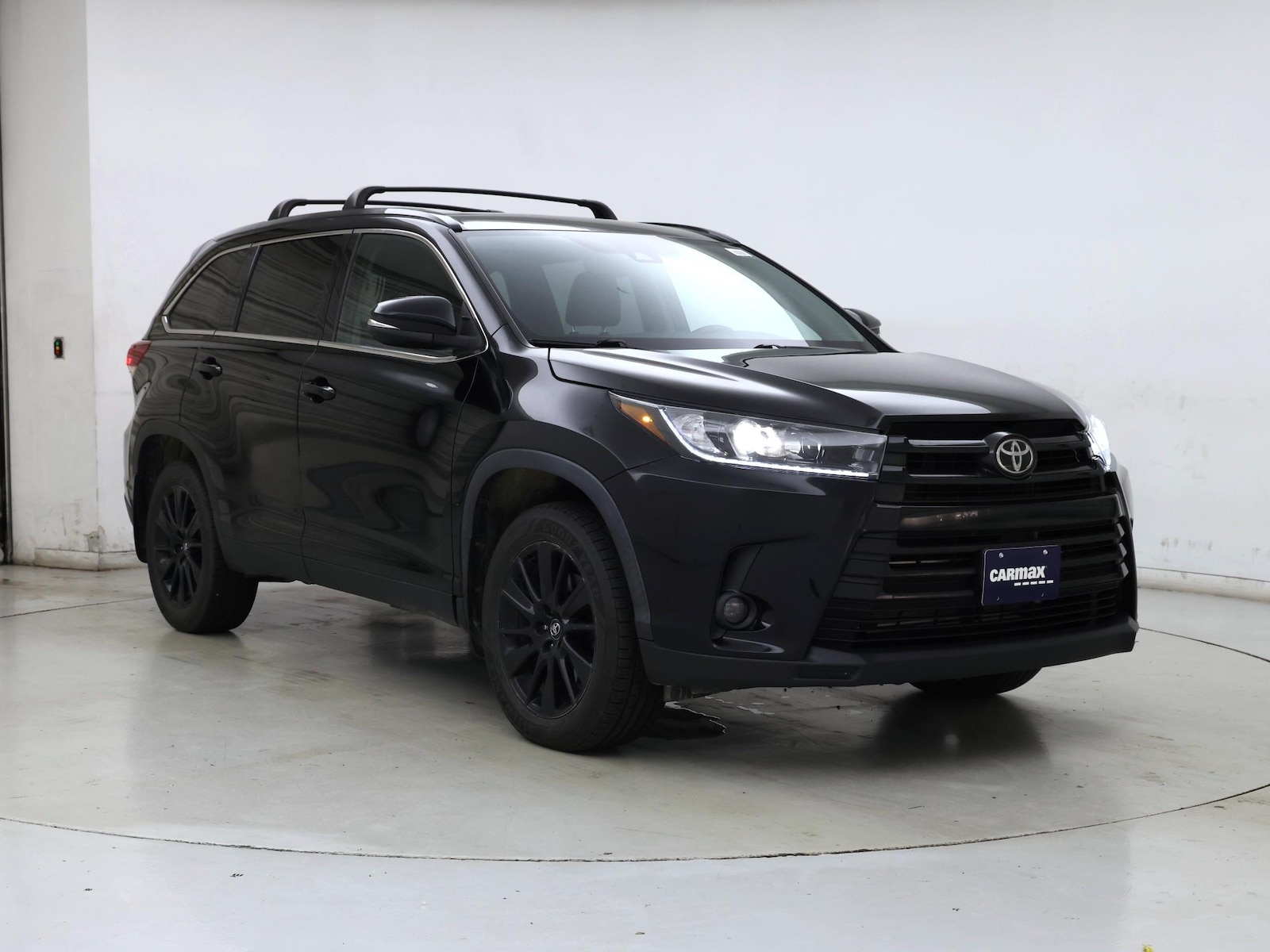 2019 Toyota Highlander SE - Photo 2
