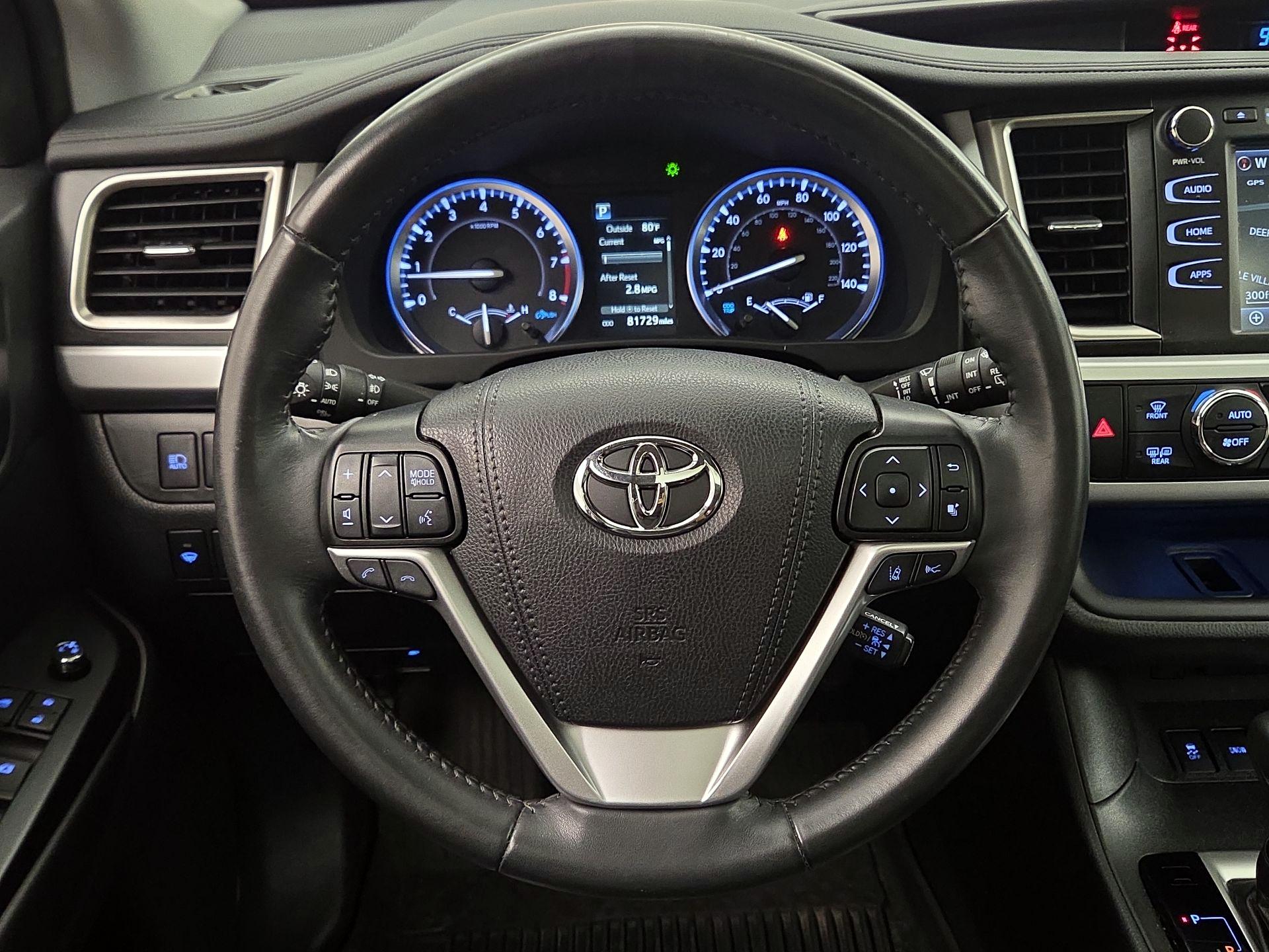 Thumbnail: 2019 Toyota Highlander - 10