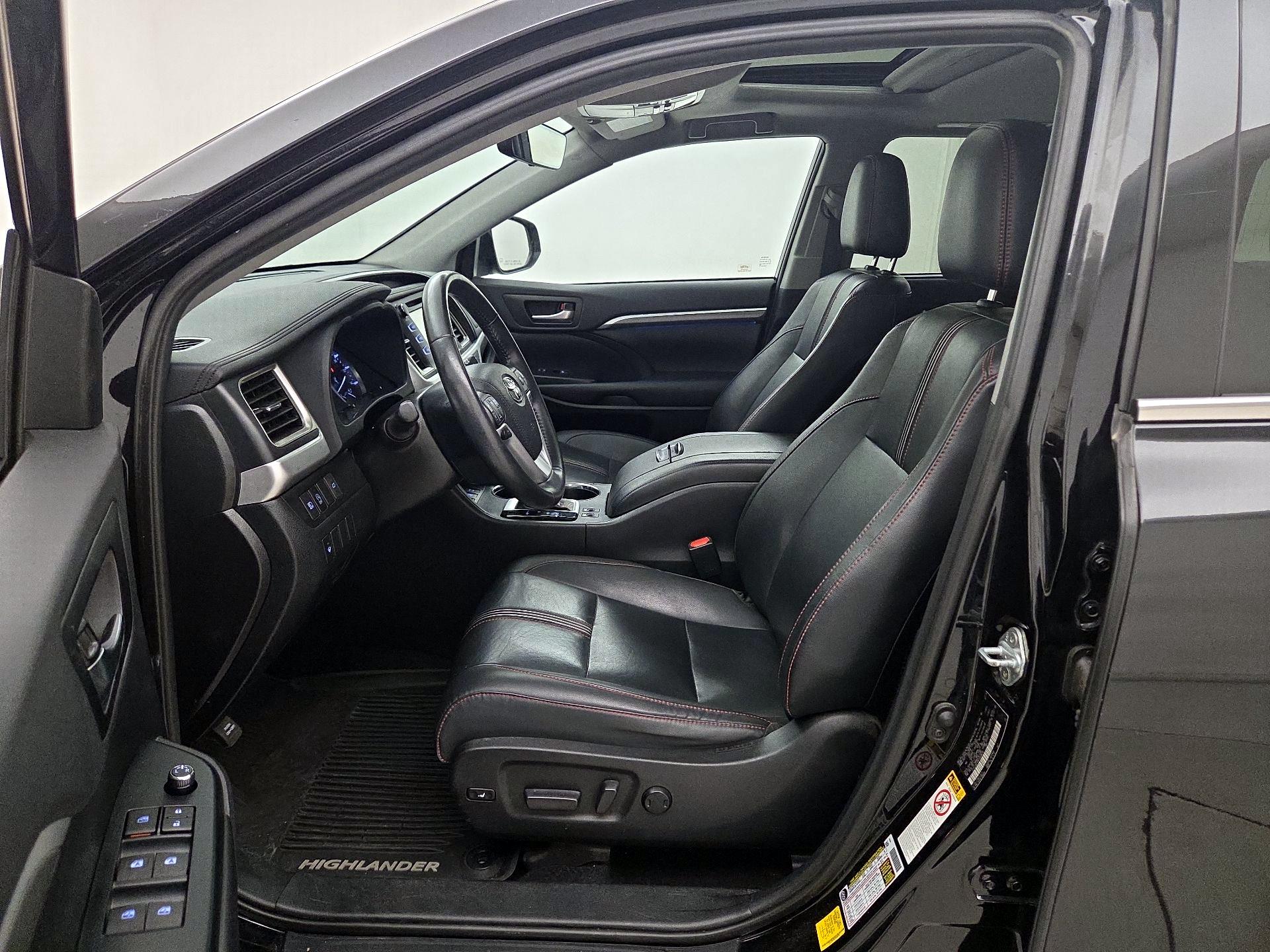 Thumbnail: 2019 Toyota Highlander - 11