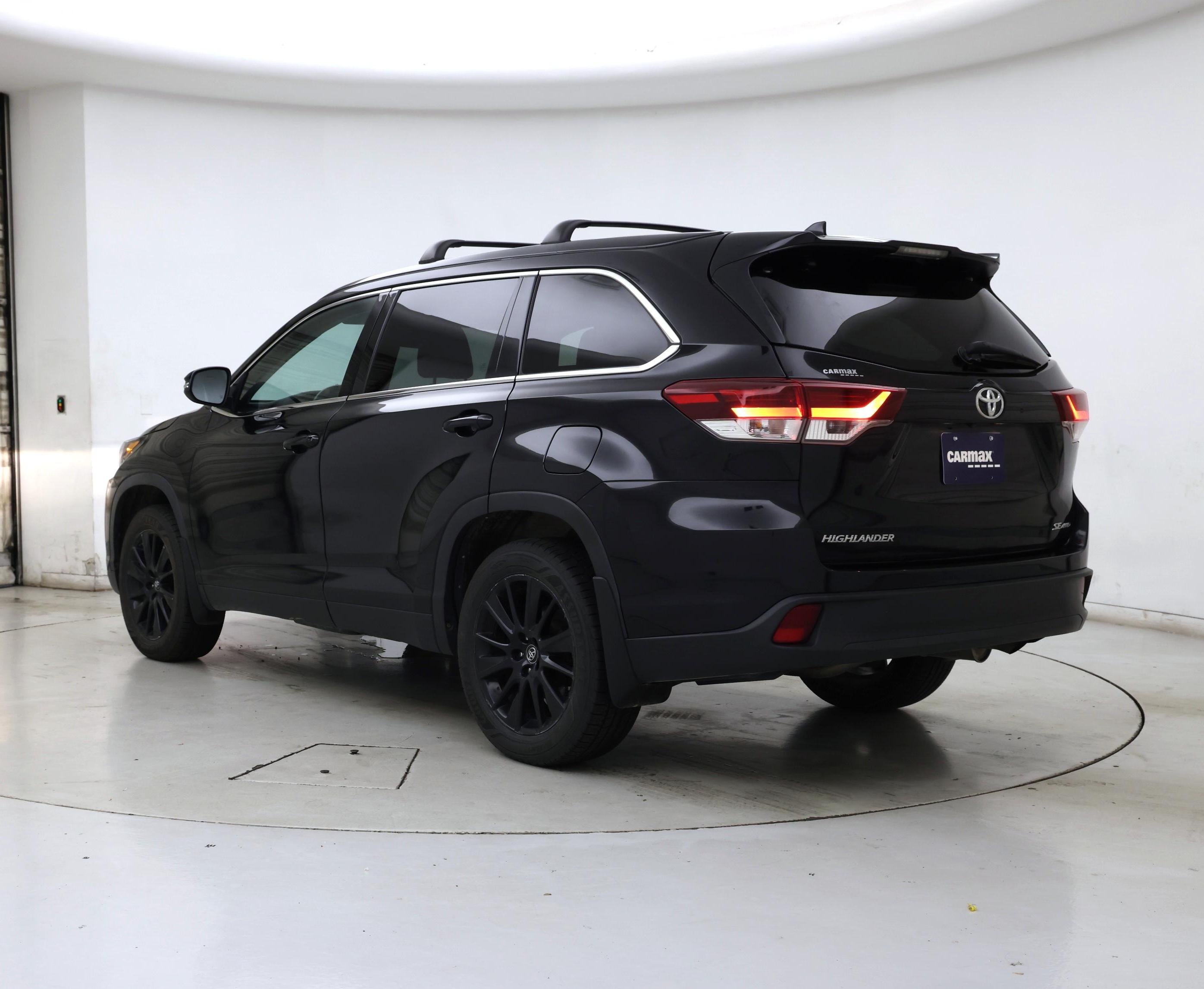 Thumbnail: 2019 Toyota Highlander - 2