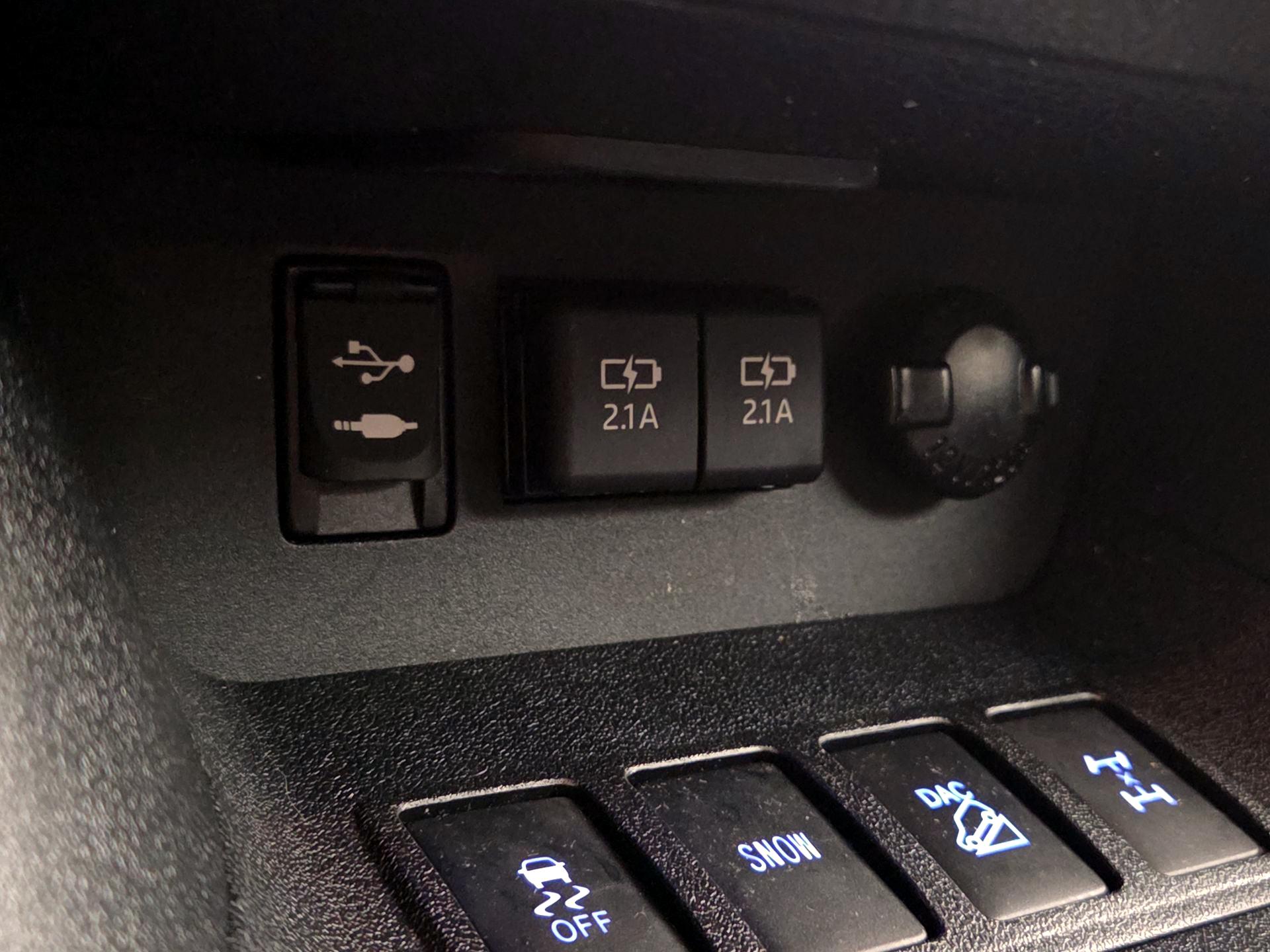 Thumbnail: 2019 Toyota Highlander - 19