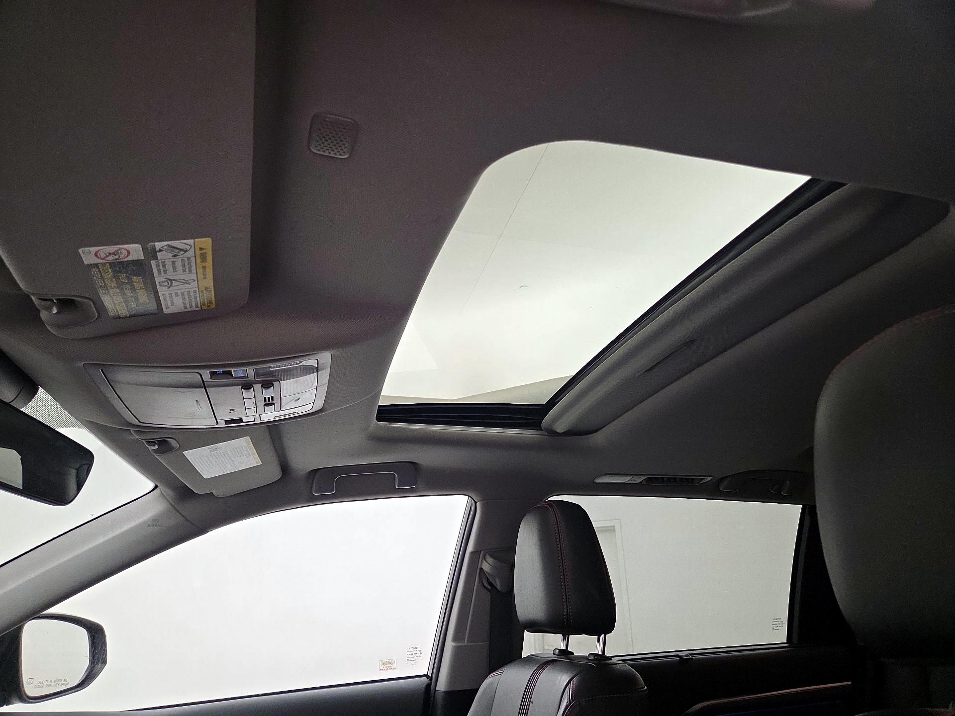 Thumbnail: 2019 Toyota Highlander - 20