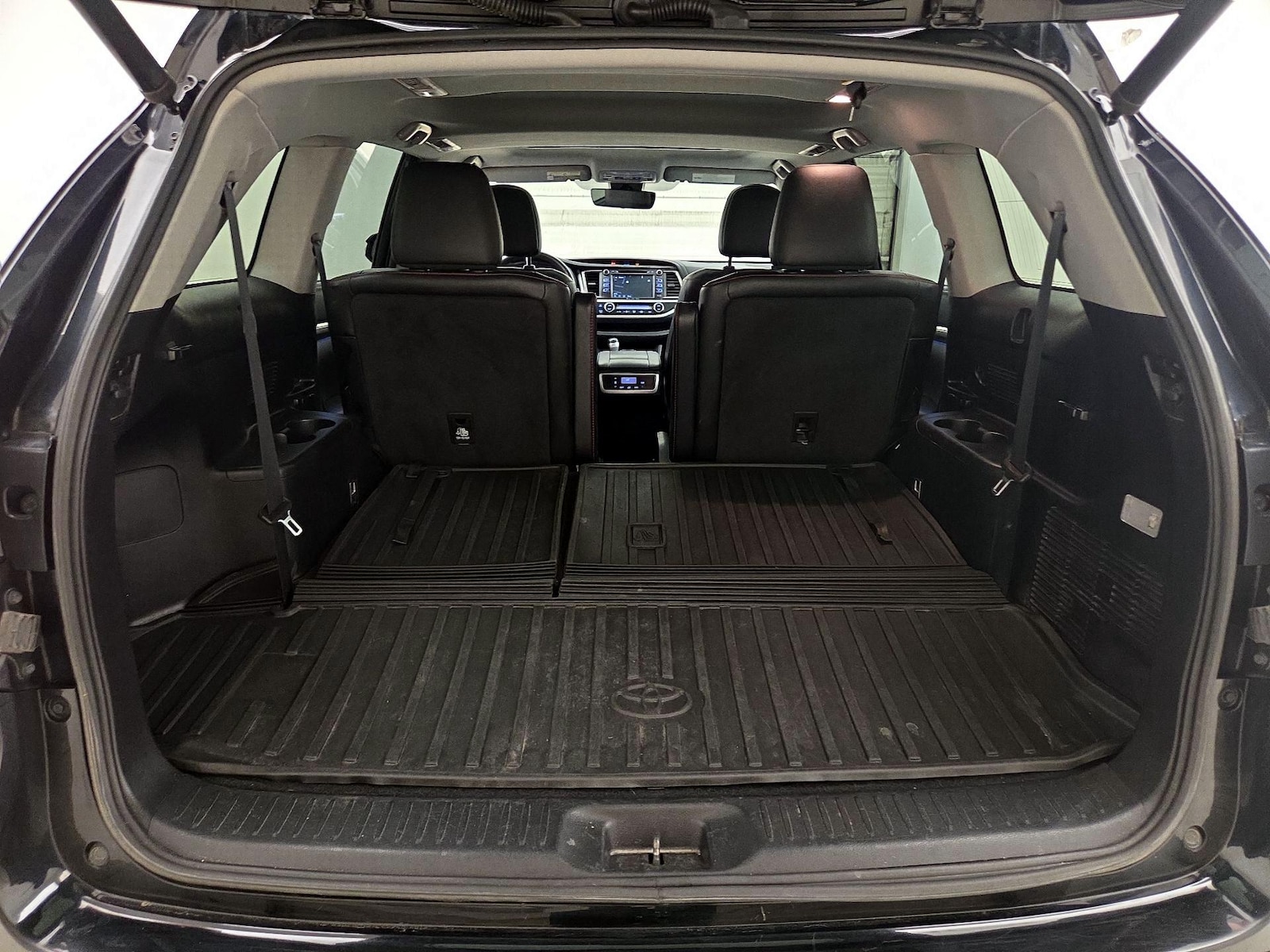 2019 Toyota Highlander SE - Photo 25