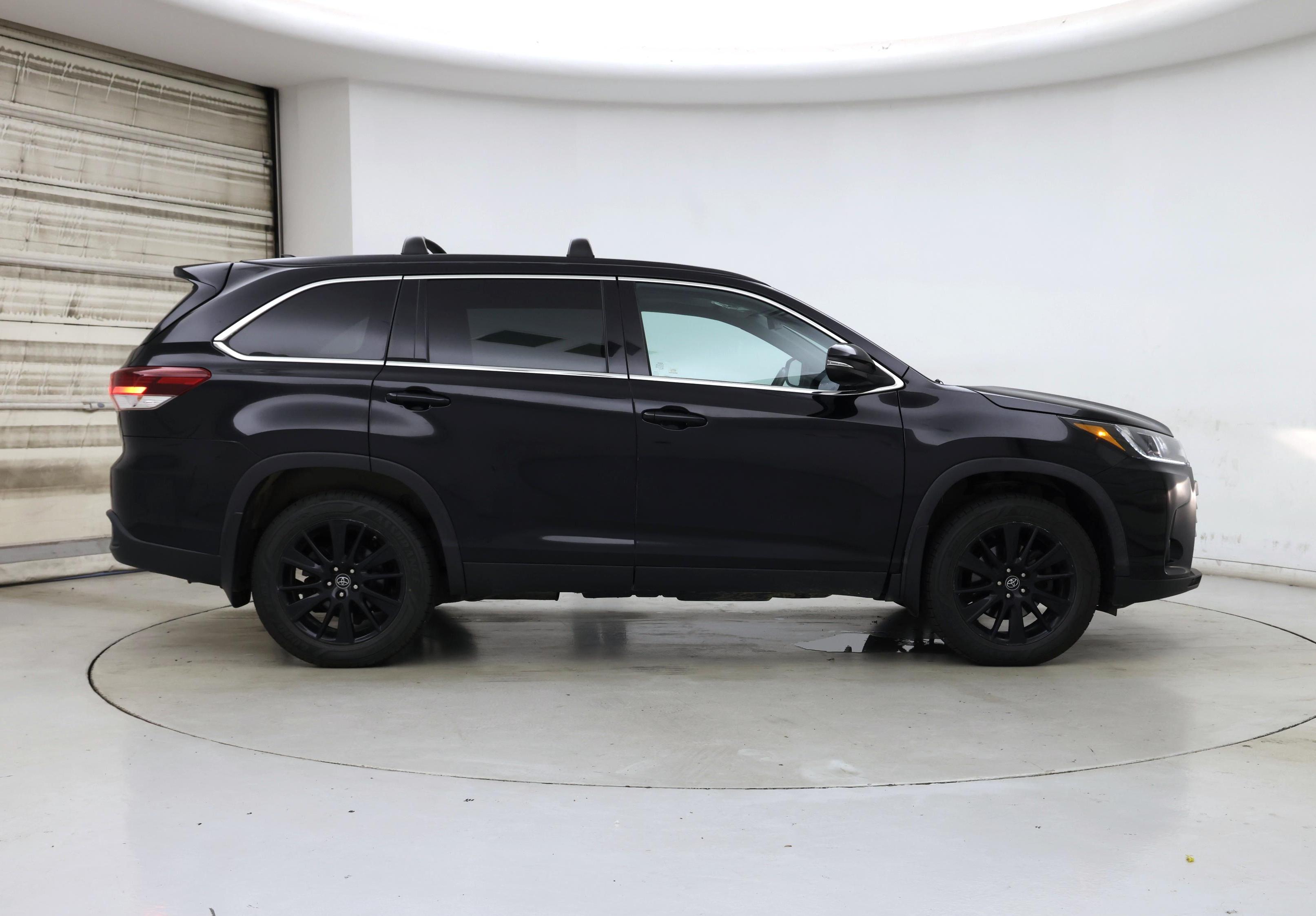 Thumbnail: 2019 Toyota Highlander - 7