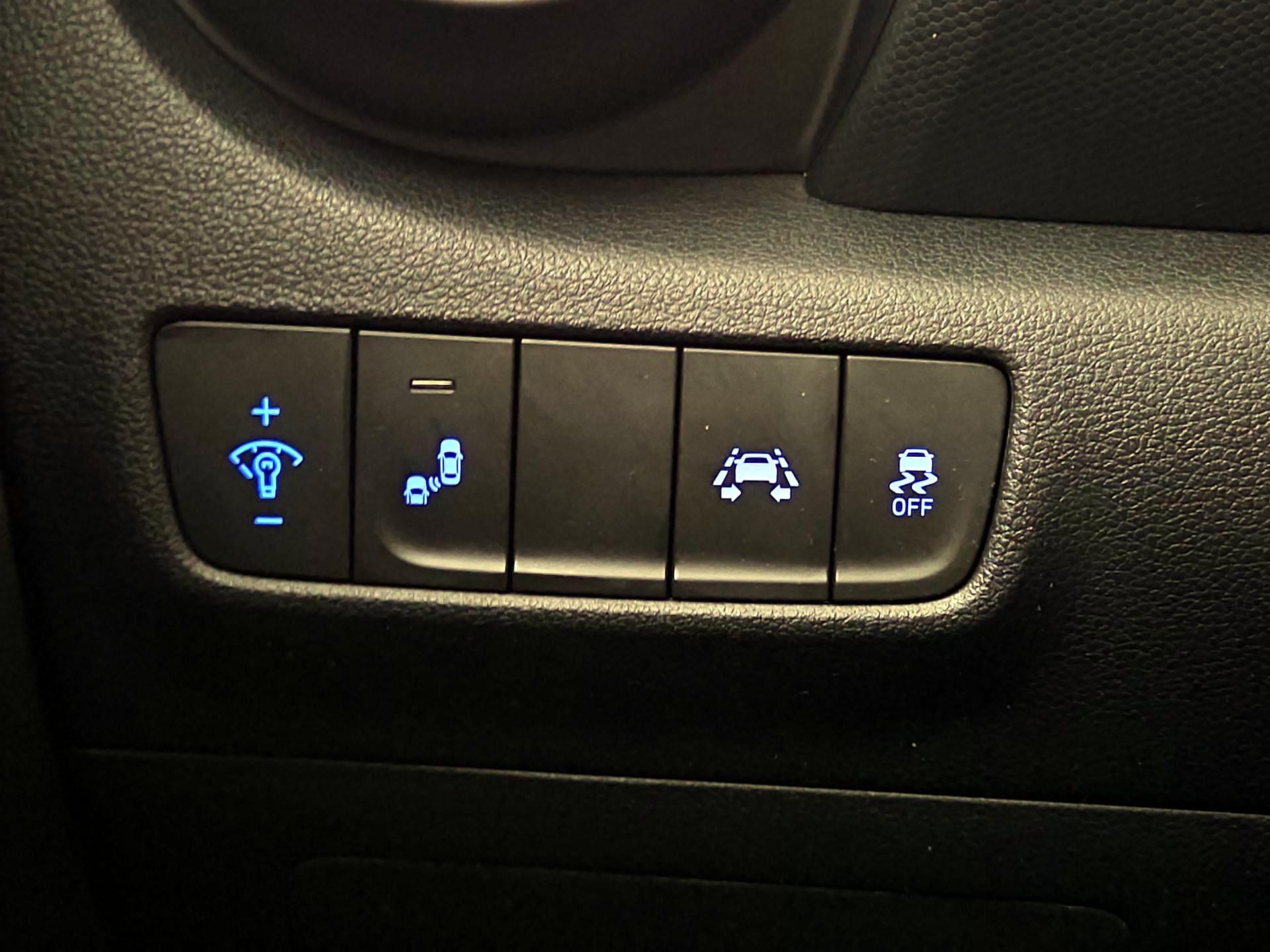 Thumbnail: 2020 Hyundai Kona - 11