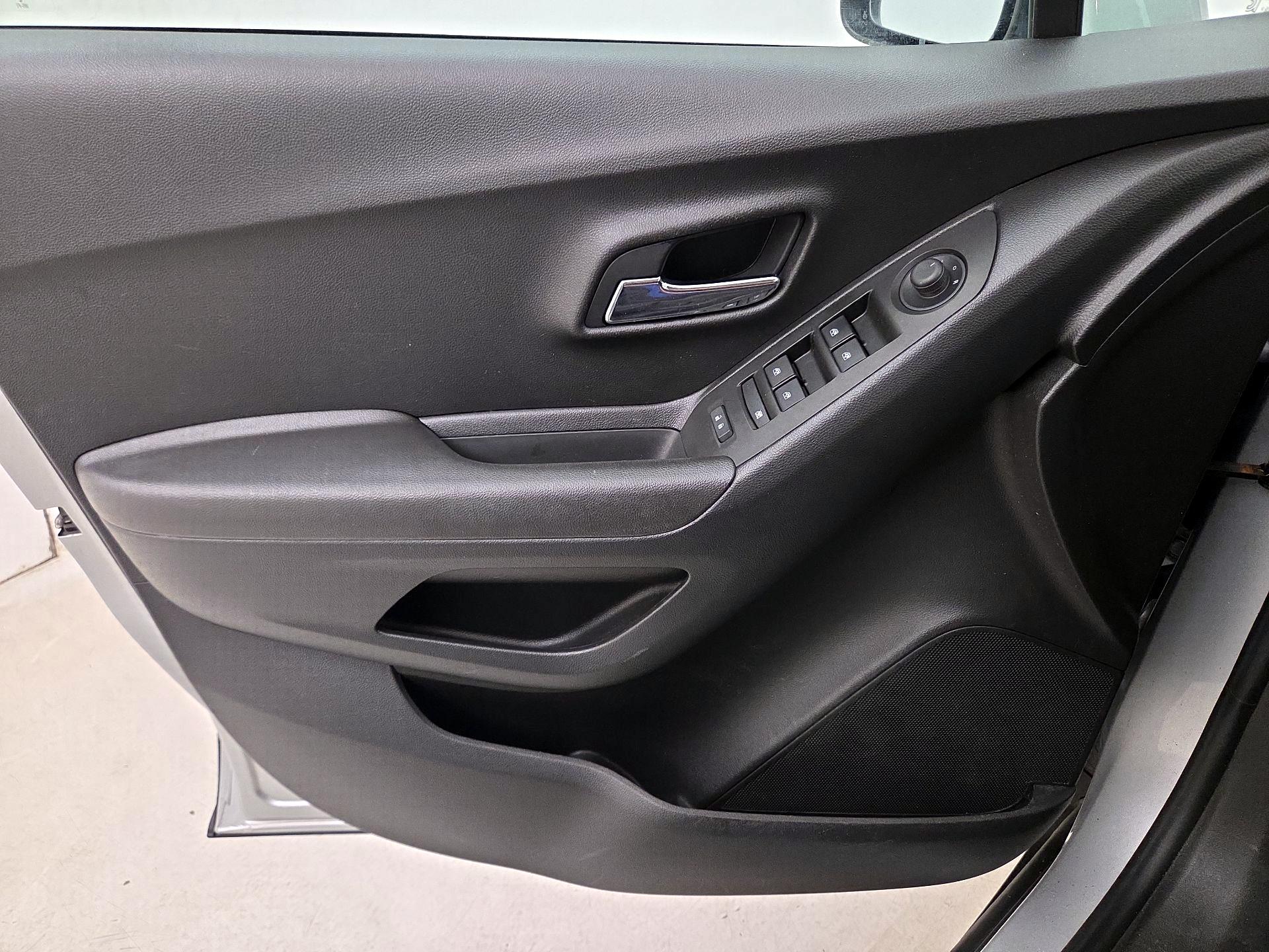Thumbnail: 2020 Chevrolet Trax - 12