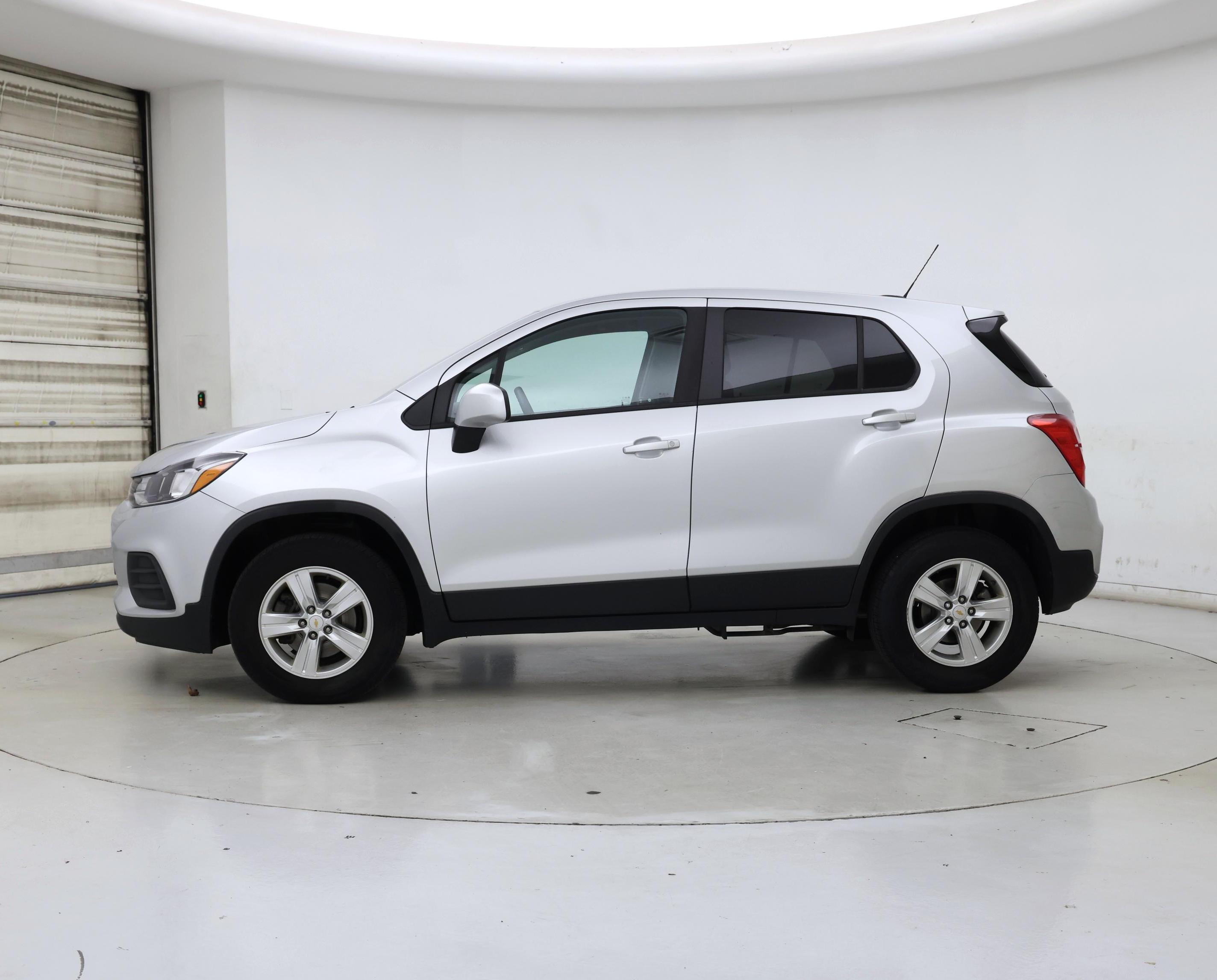 Thumbnail: 2020 Chevrolet Trax - 3
