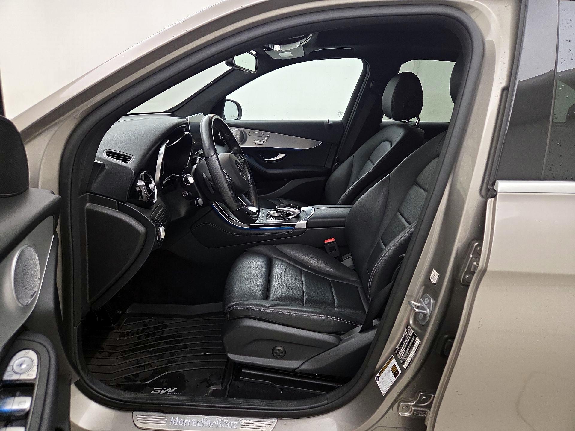 Thumbnail: 2019 Mercedes-Benz GLC - 11