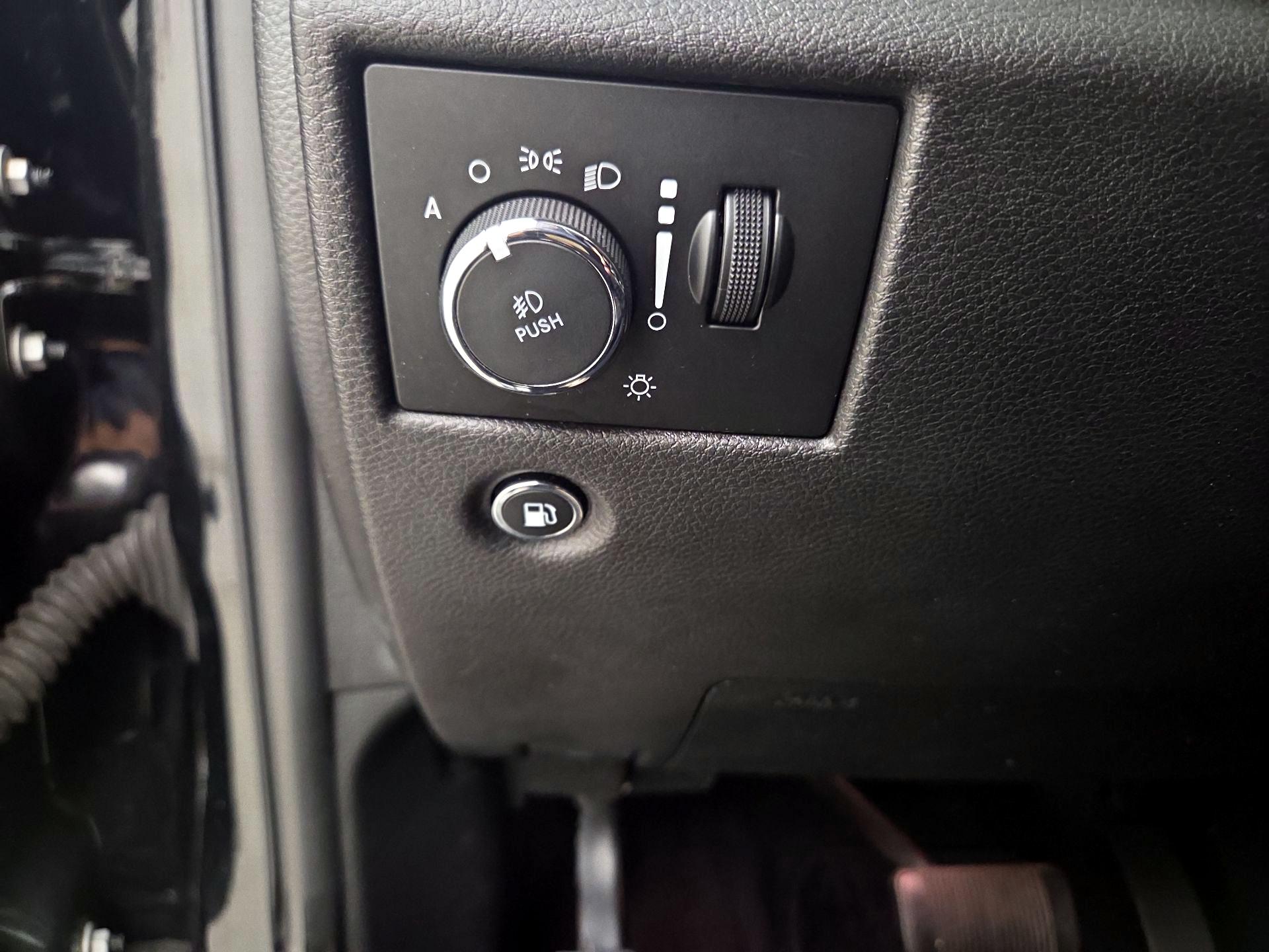 Thumbnail: 2019 Jeep Grand Cherokee - 13