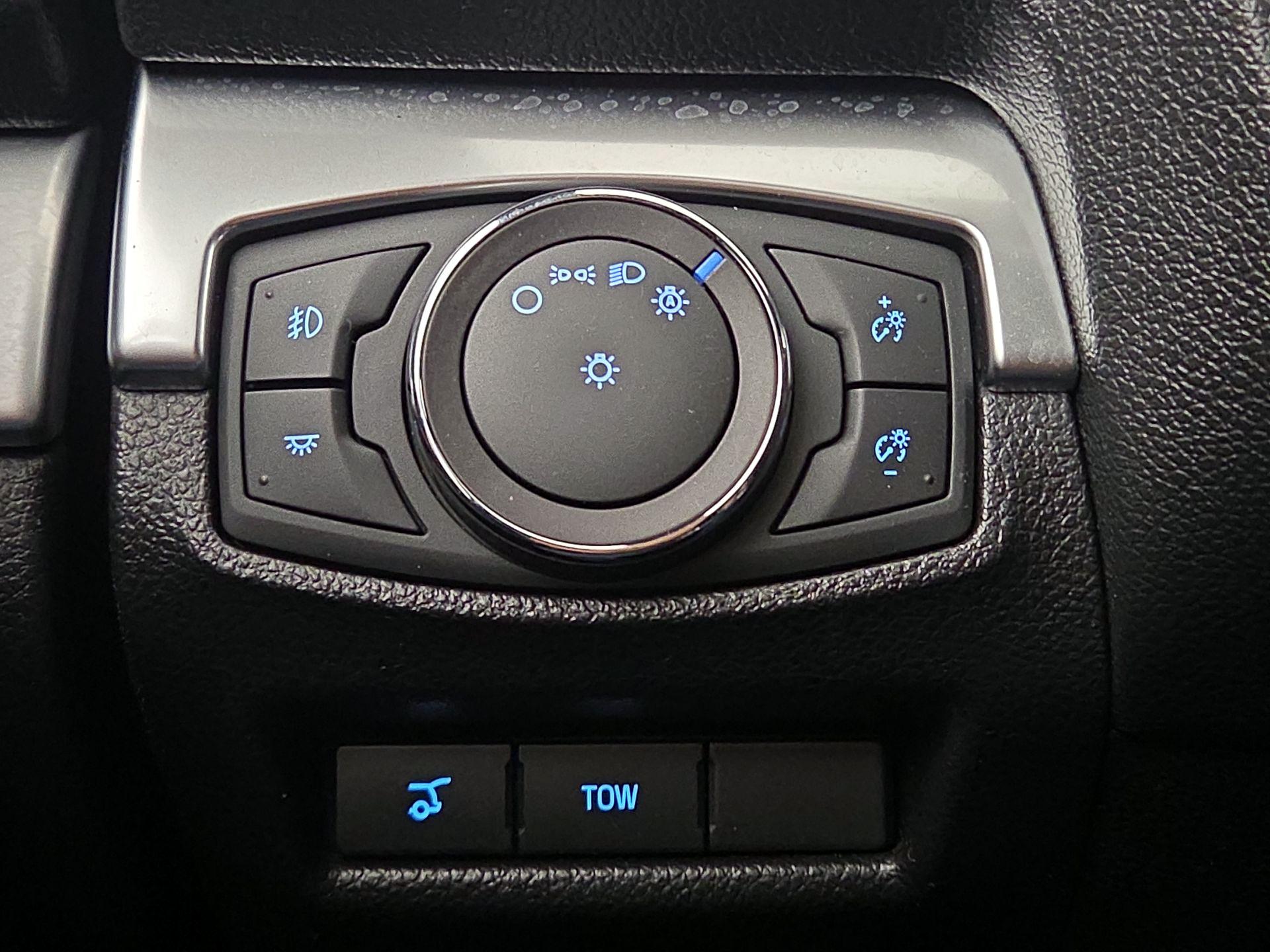 Thumbnail: 2018 Ford Explorer - 13