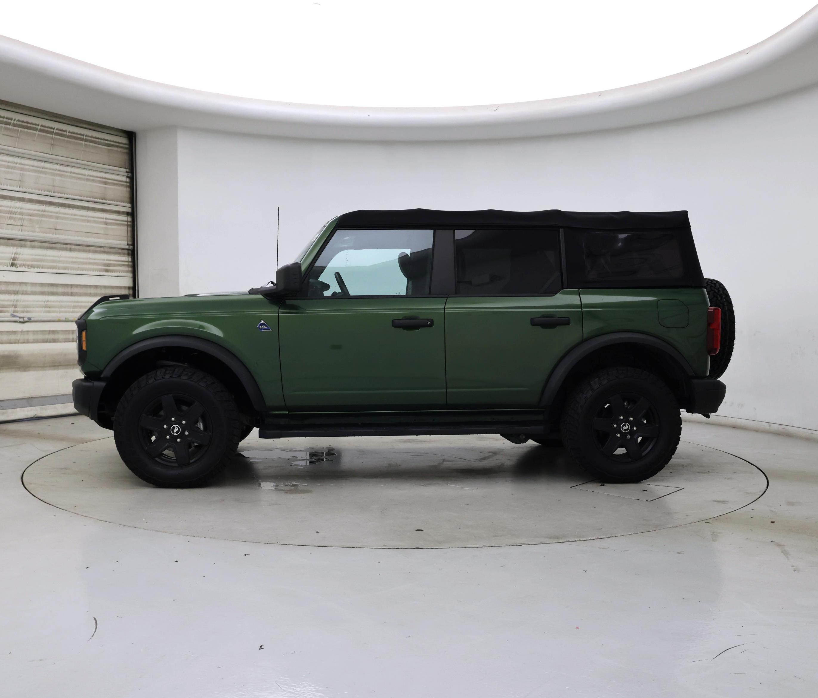 Thumbnail: 2022 Ford Bronco - 3