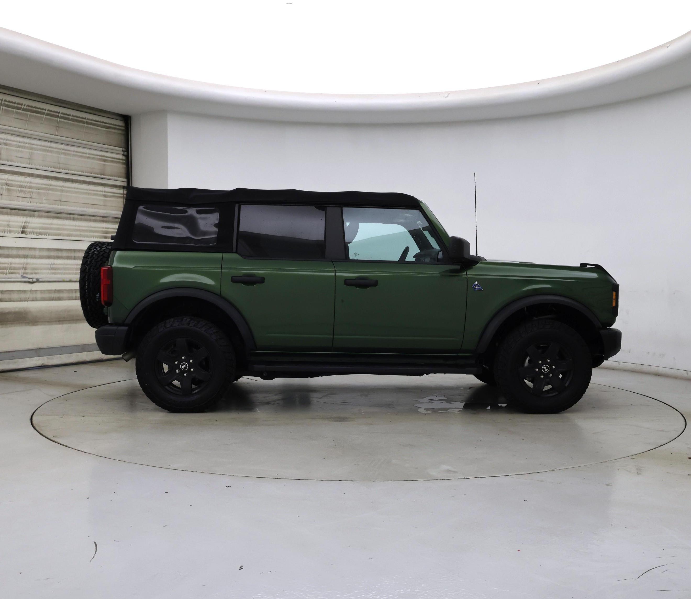 Thumbnail: 2022 Ford Bronco - 7
