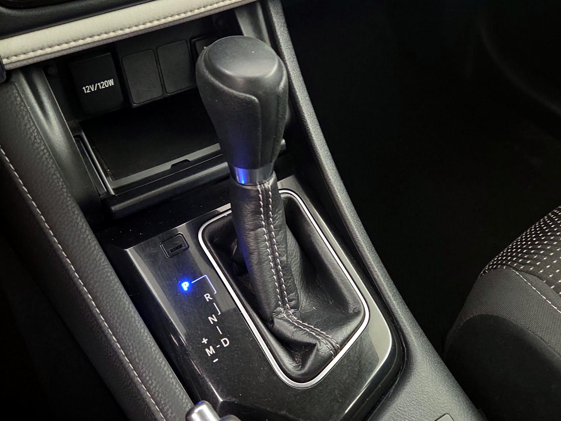 Thumbnail: 2017 Toyota Corolla iM - 17
