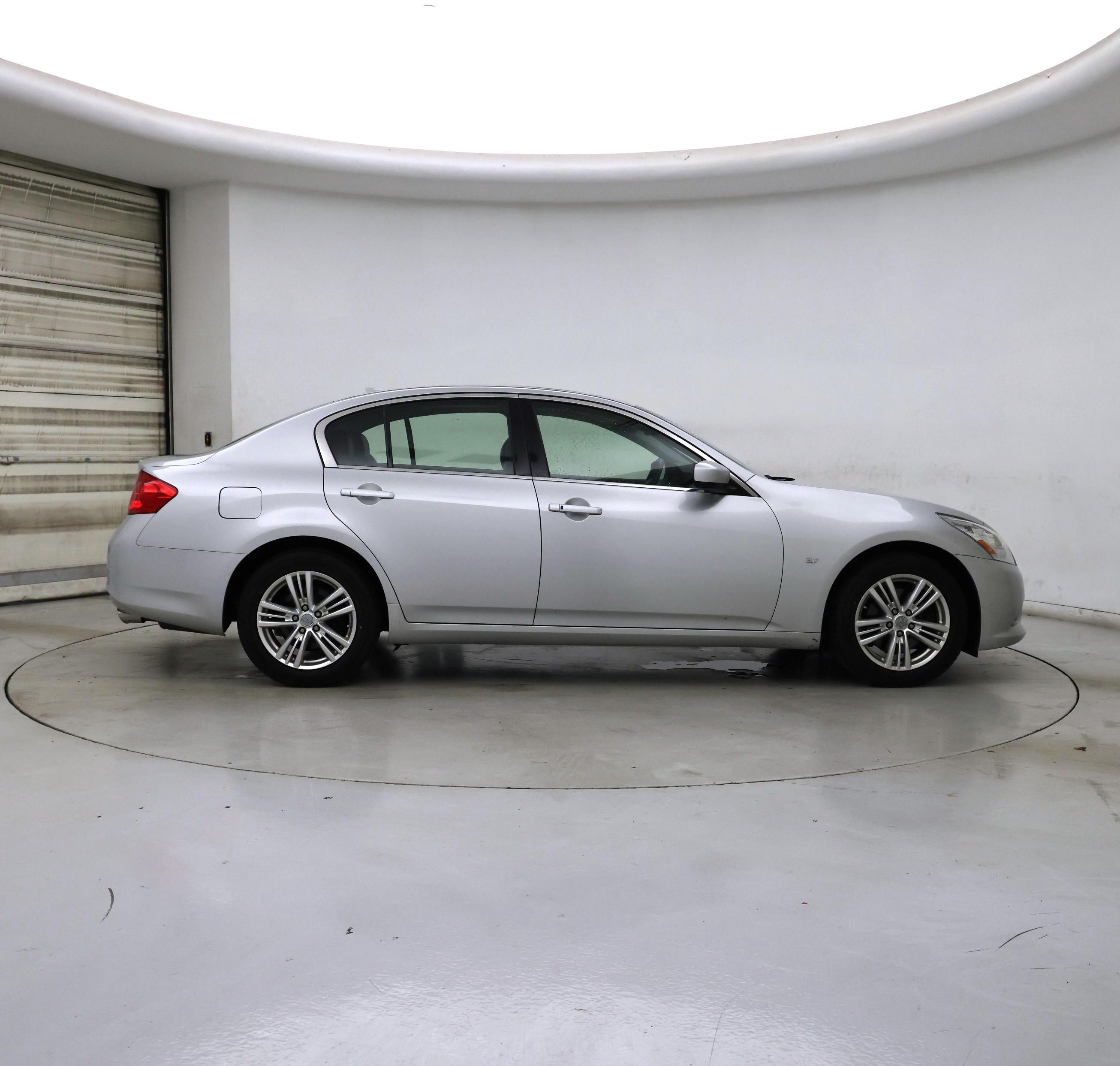 Thumbnail: 2015 INFINITI  - 7