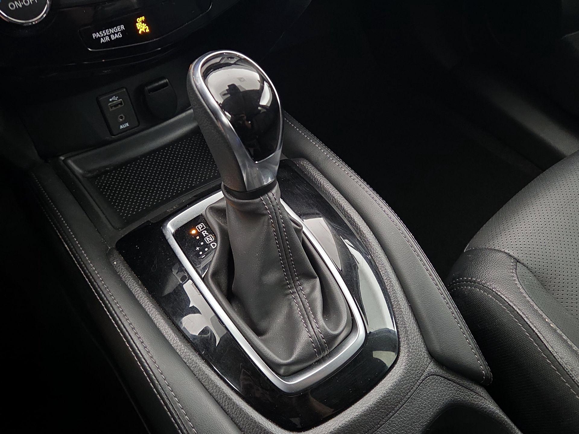 Thumbnail: 2017 Nissan Rogue - 18