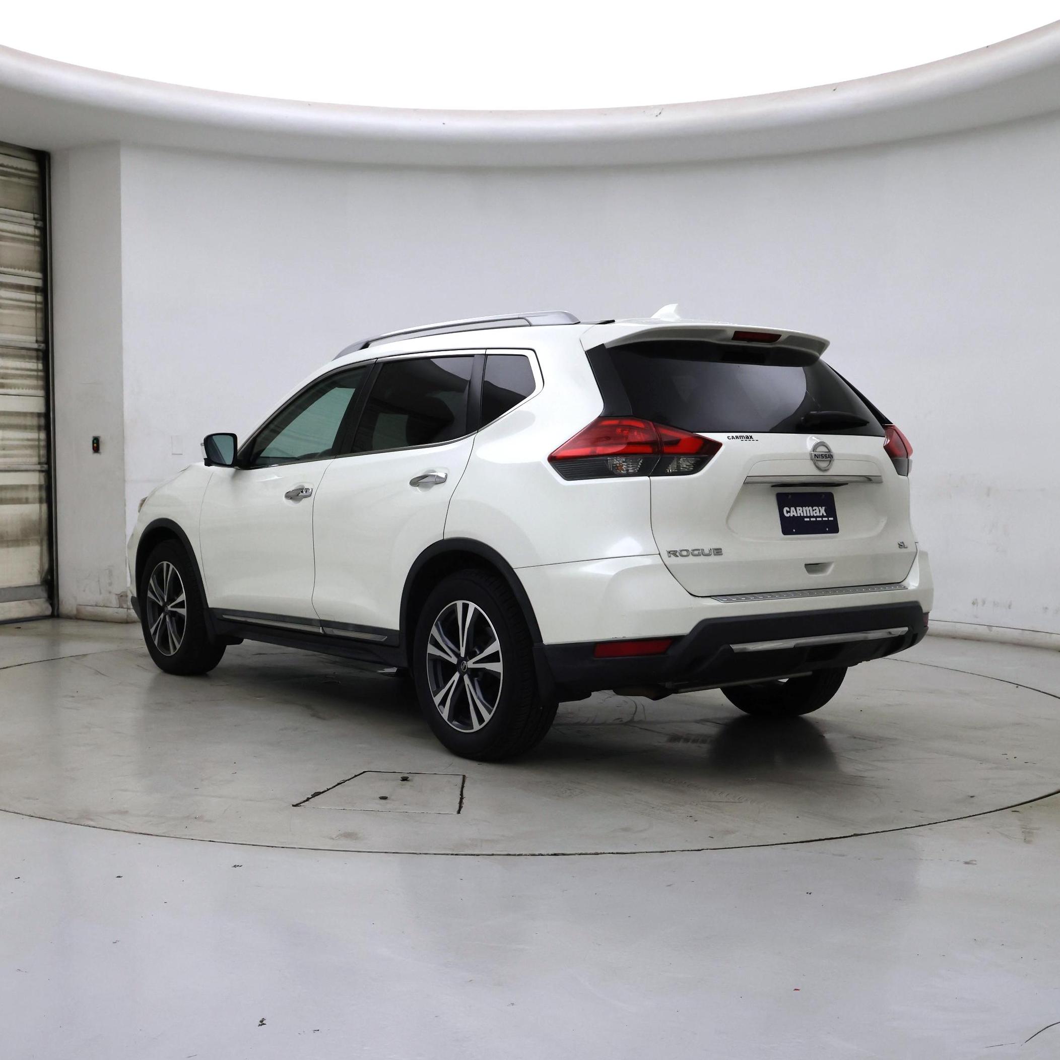 Thumbnail: 2017 Nissan Rogue - 2