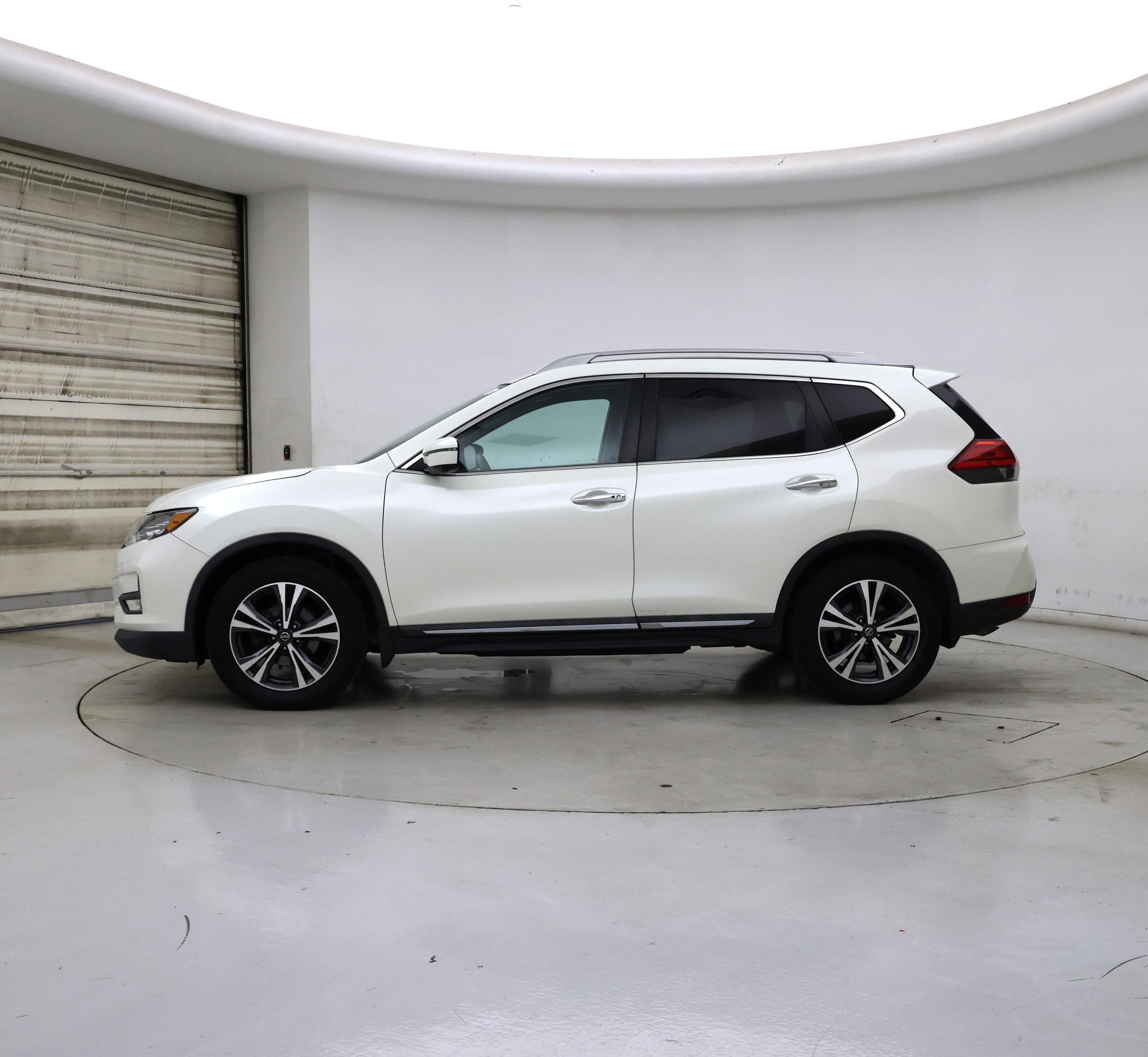 Thumbnail: 2017 Nissan Rogue - 3