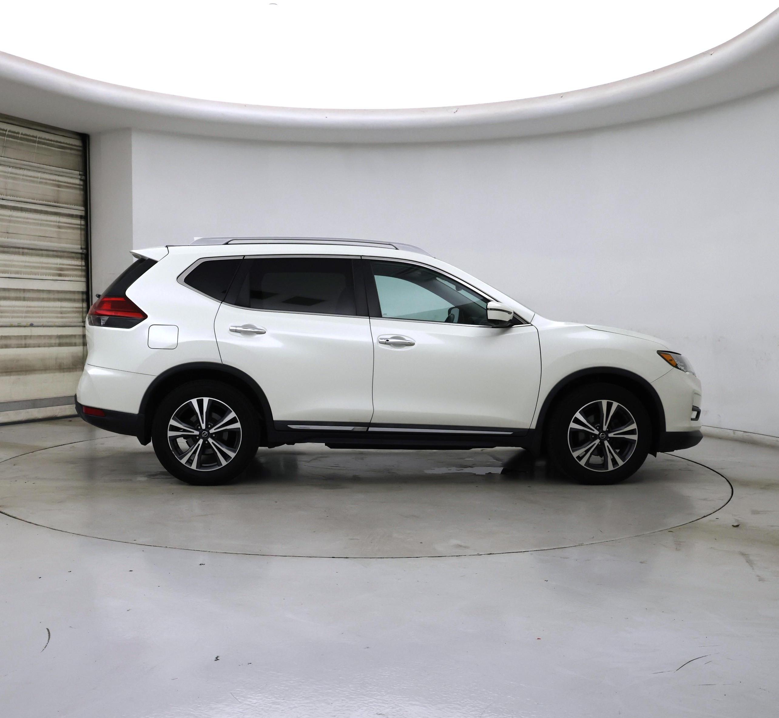 Thumbnail: 2017 Nissan Rogue - 7