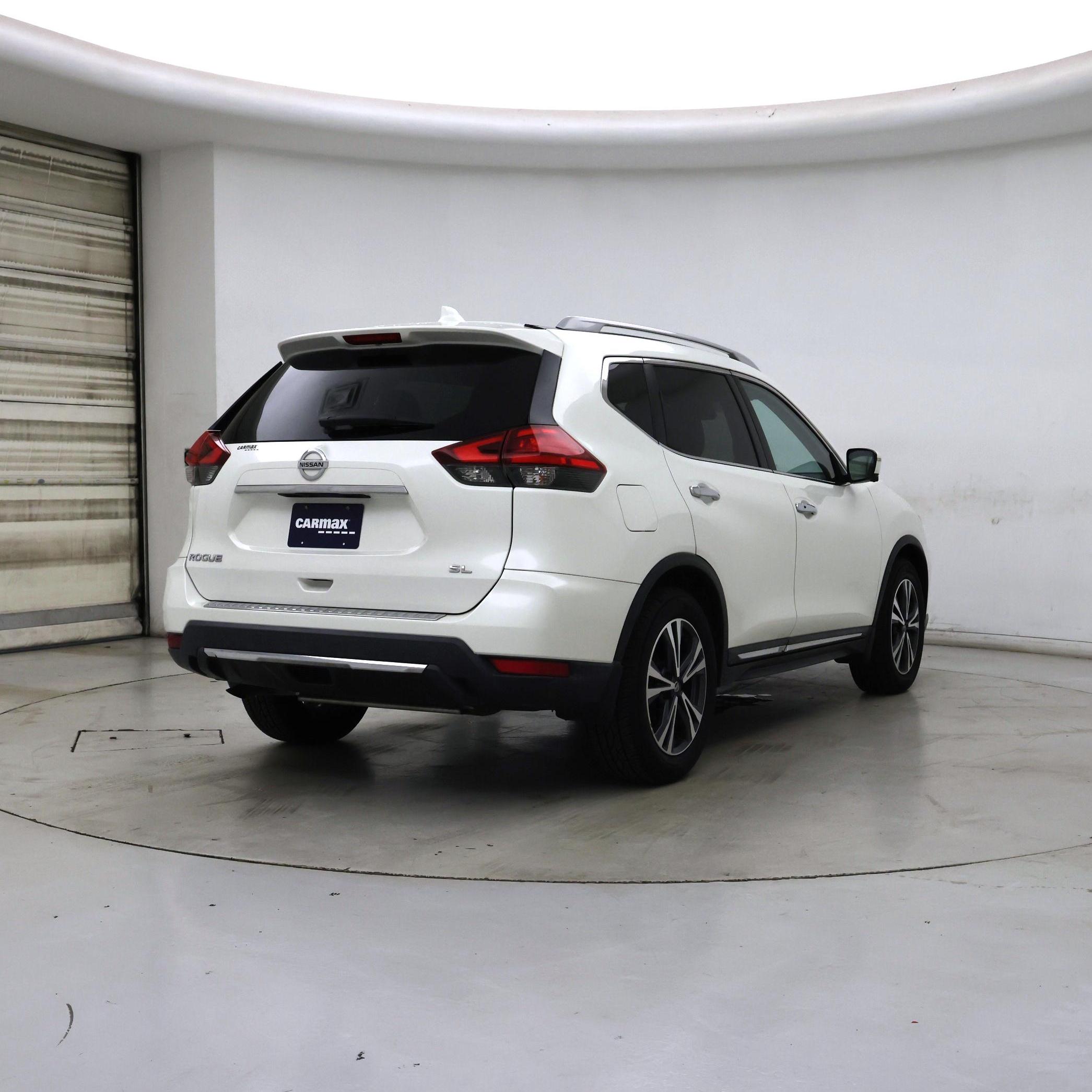 Thumbnail: 2017 Nissan Rogue - 8