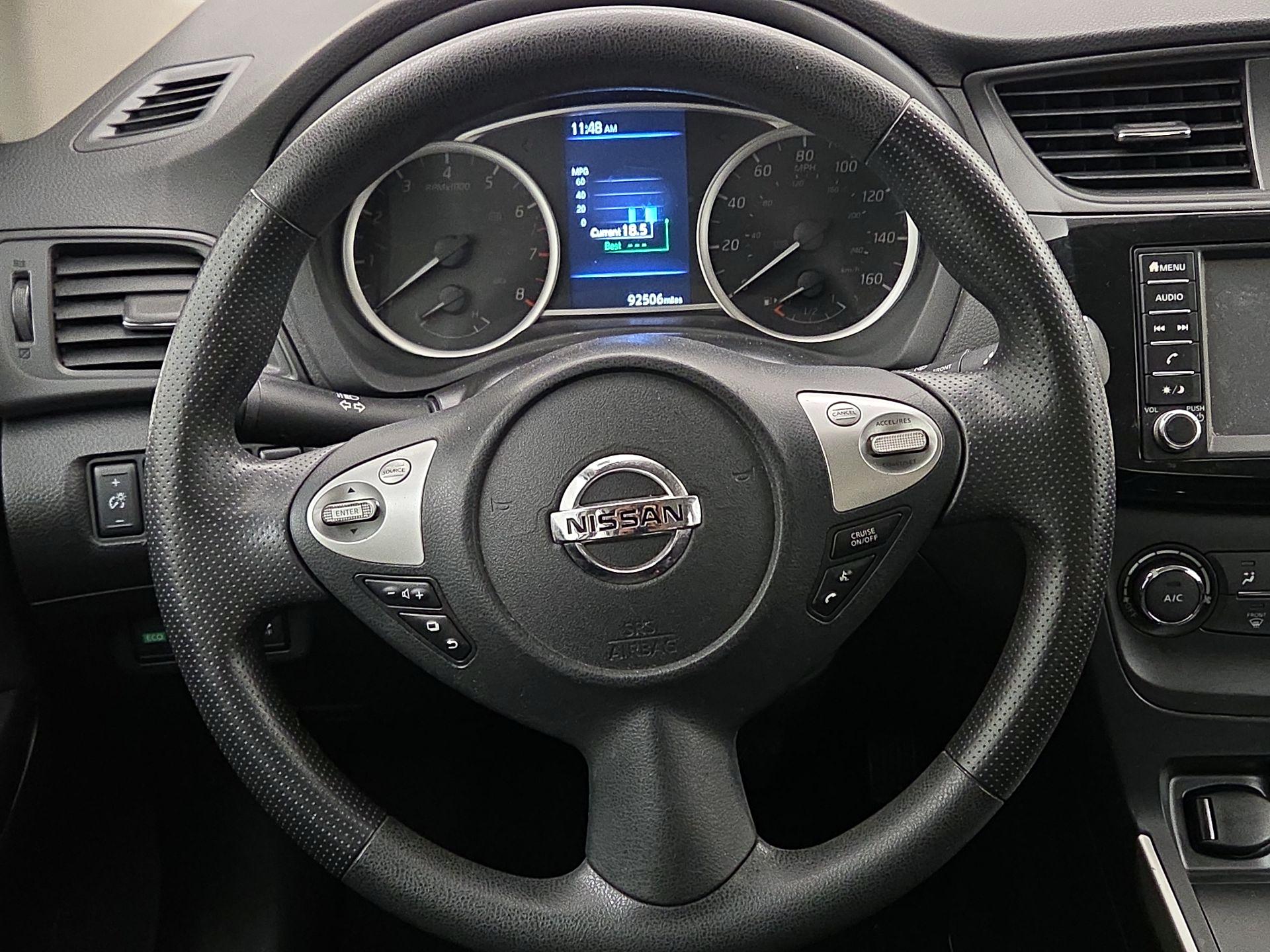 Thumbnail: 2019 Nissan Sentra - 10