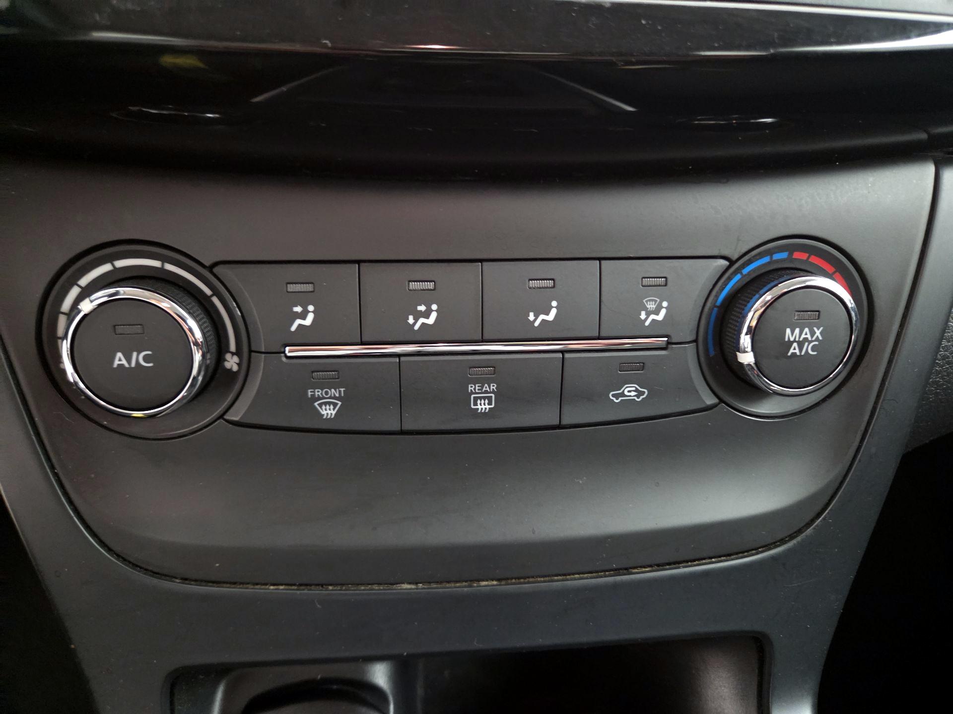 Thumbnail: 2019 Nissan Sentra - 16