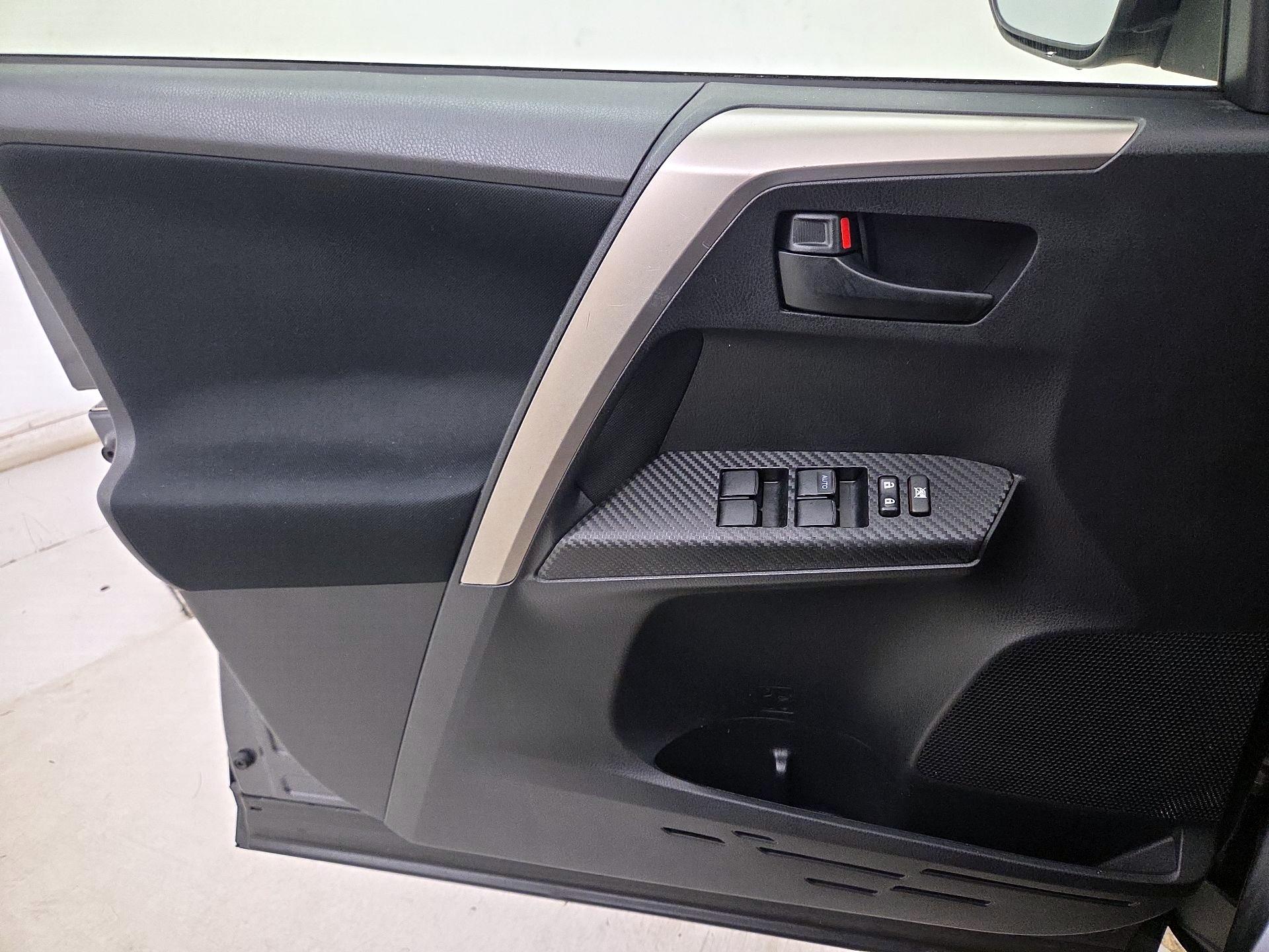 Thumbnail: 2014 Toyota RAV4 - 12