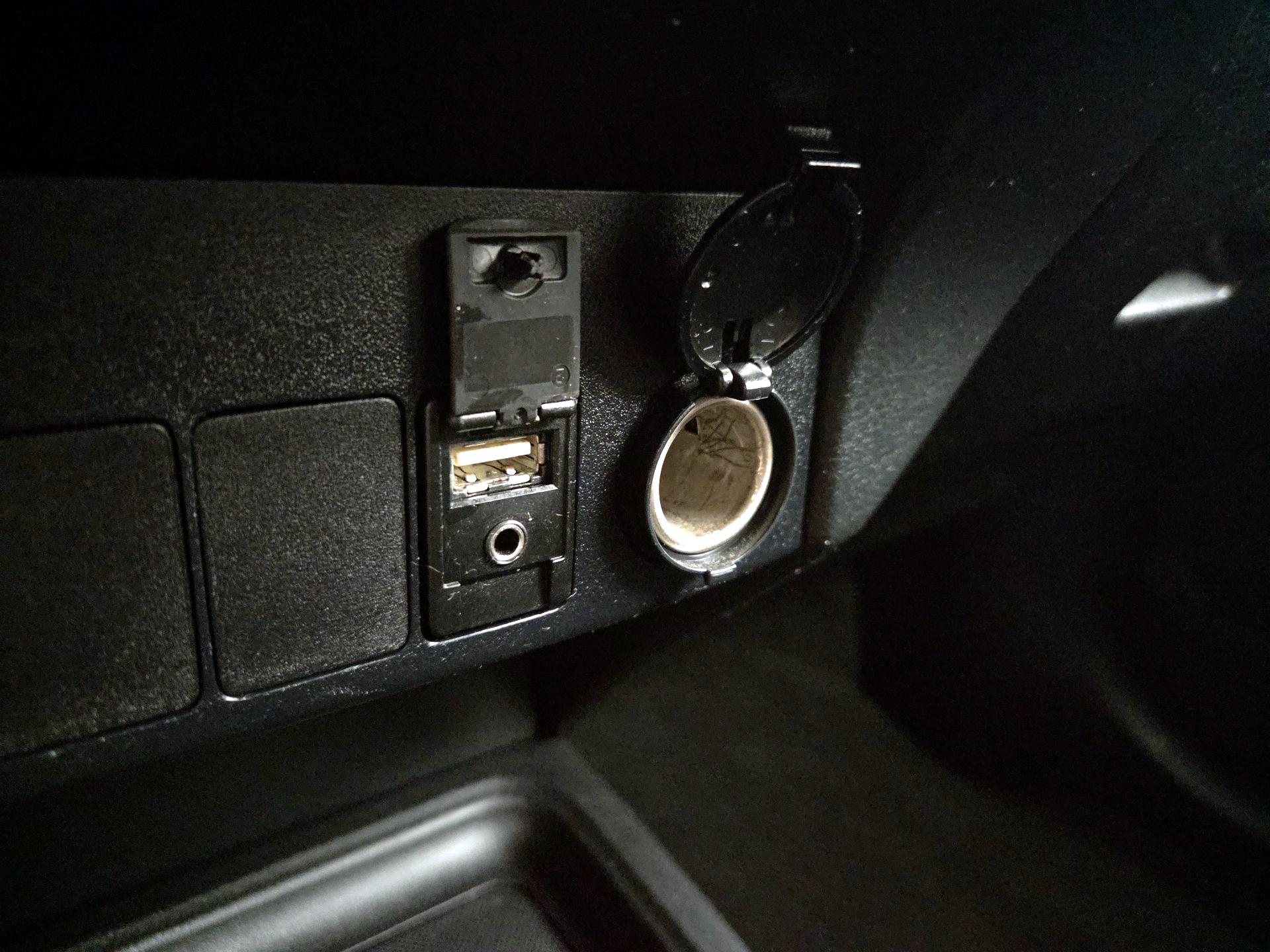 Thumbnail: 2014 Toyota RAV4 - 18